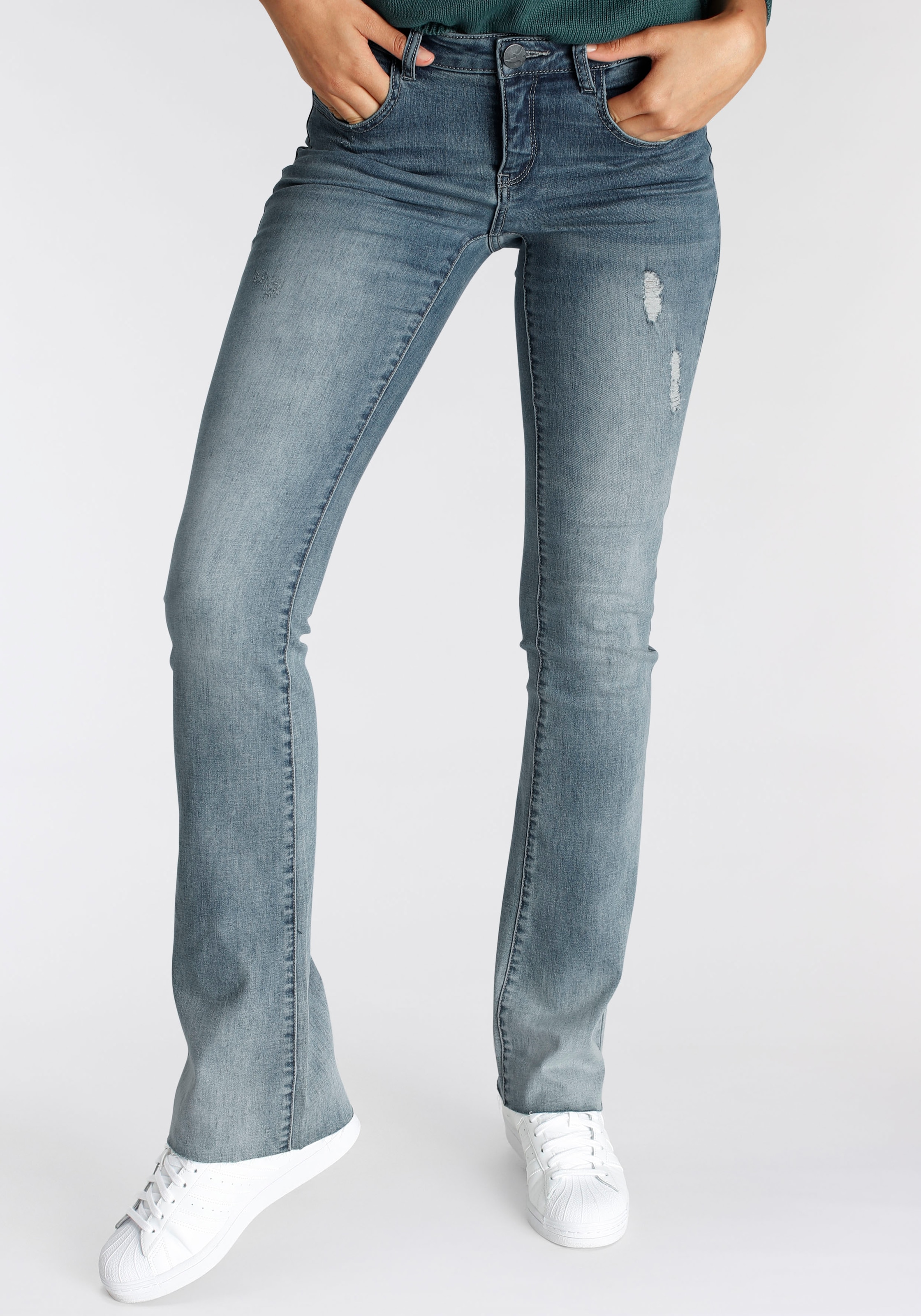 Arizona Bootcut-Jeans »Ultra-Stretch«, ausgestellte Beinform, modischer Used-Look, normale Leibhöhe