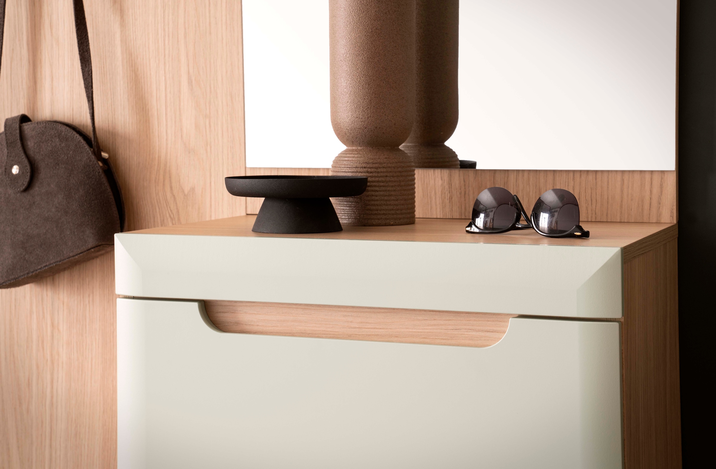 Home affaire Garderoben-Set »Torge, Garderobe mit Stauraum, Garderobenschrank im Scandic Design«, (Set, 2 St.), enthält Highboard und Garderobe mit Spiegel, in zwei Farben