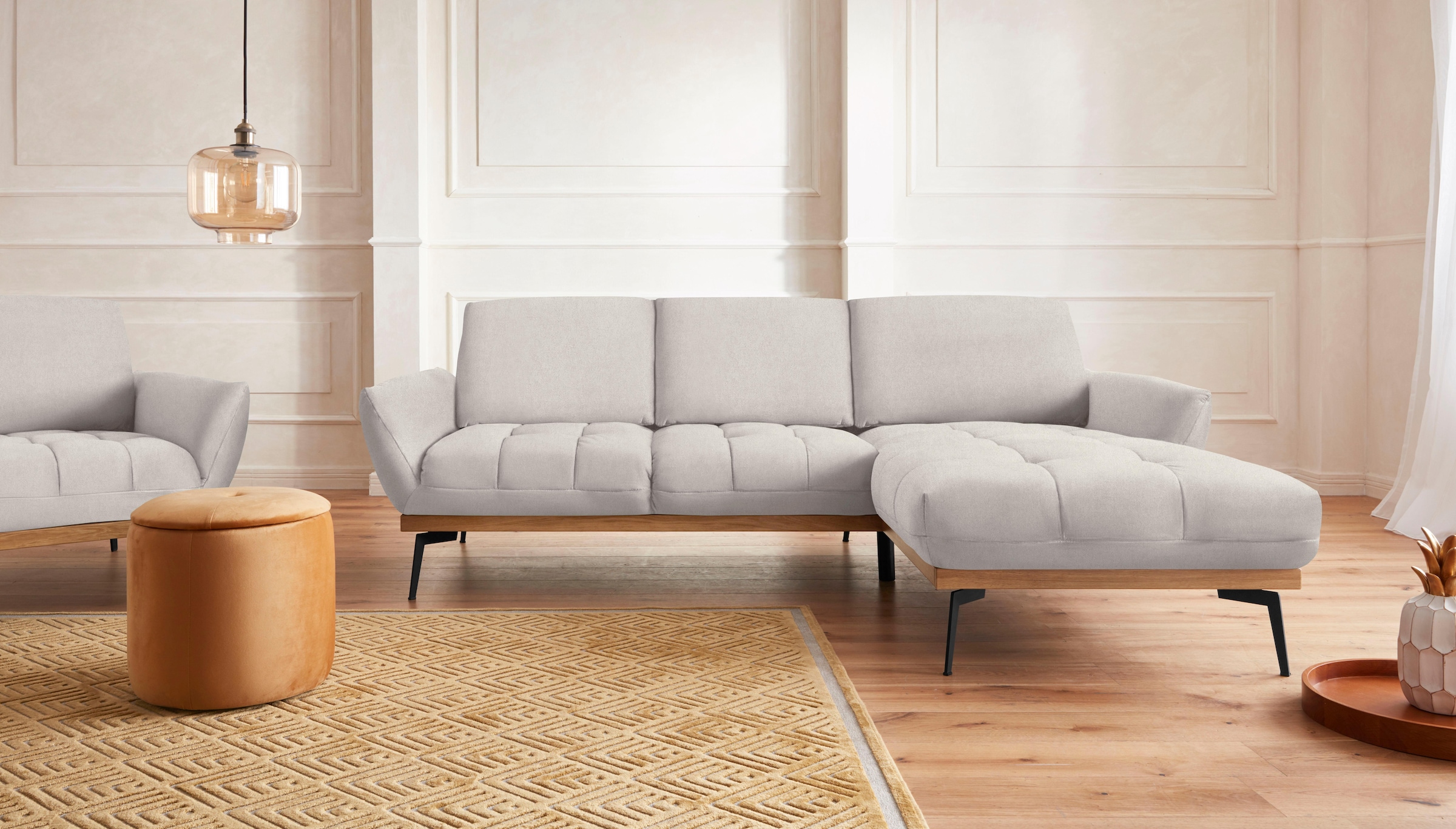 exxpo - sofa fashion Ecksofa »Palic, inkl. Rückenverstellung, bequem, elegant, Breite 245cm, L-Form« vom Sofa zum Hochlehner. Hohe Füße und Holzblende als Designmerkmal