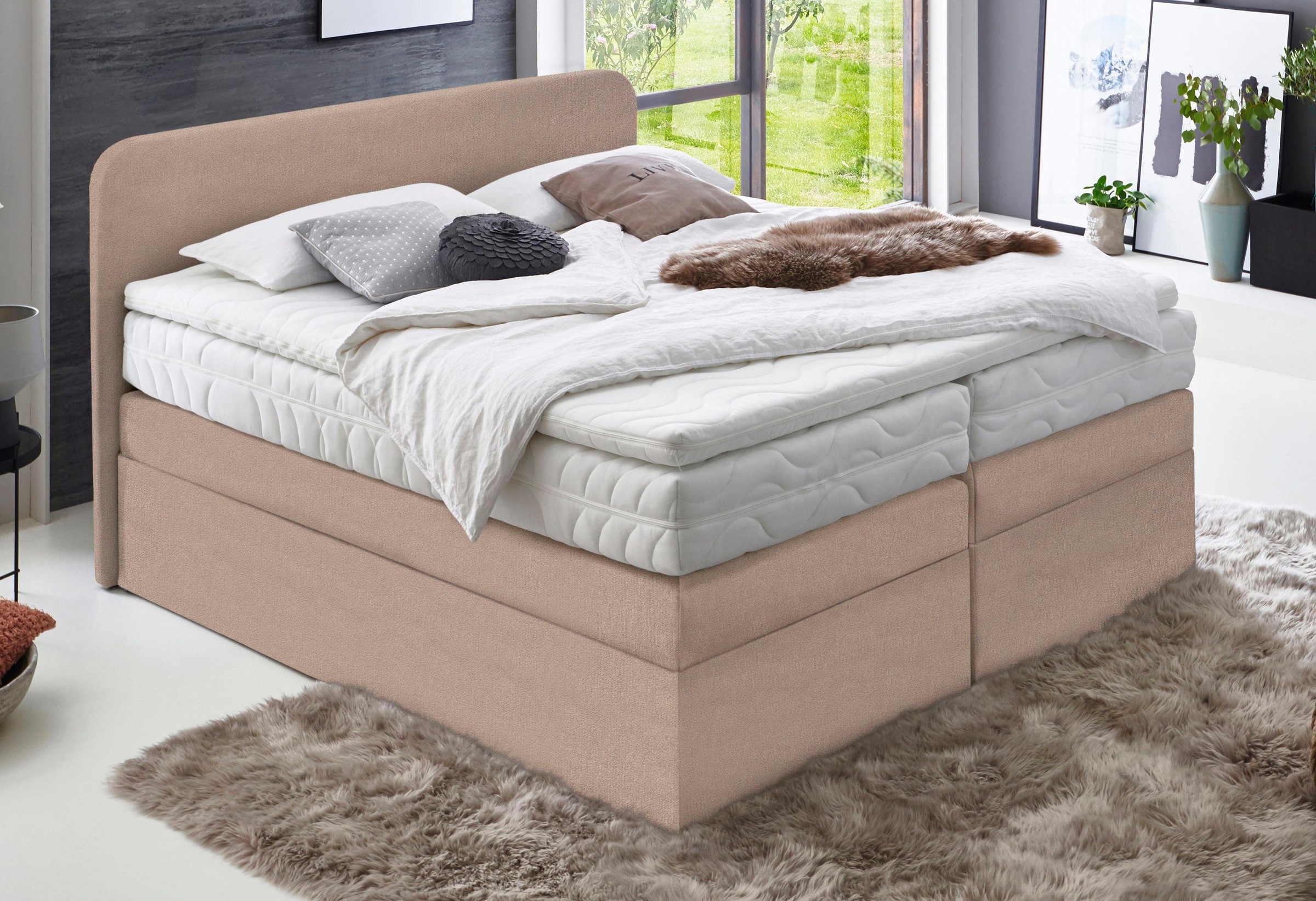 Westfalia Schlafkomfort Boxspringbett, mit Zierkissen und verchromten Kufen günstig online kaufen