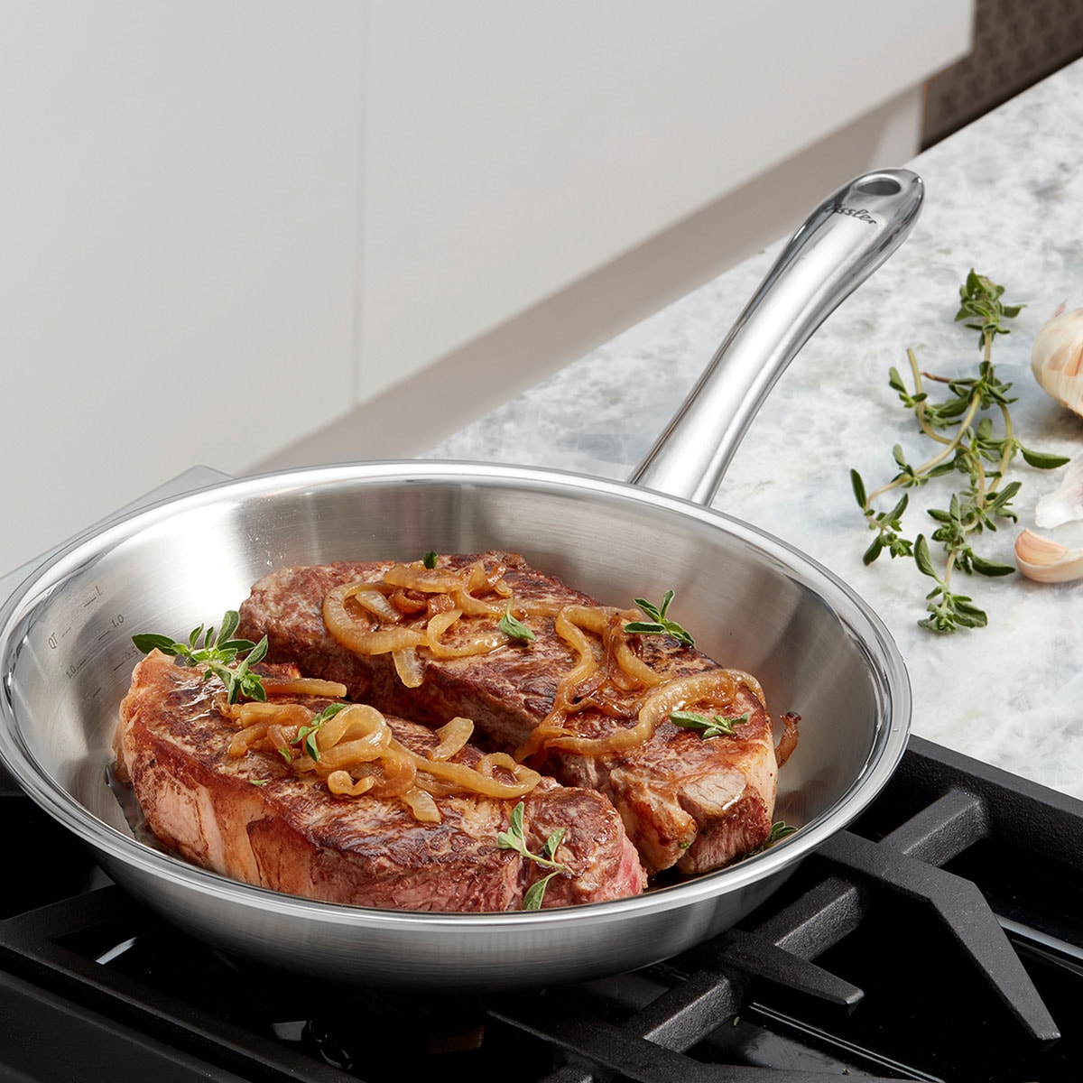 Fissler Bratpfanne »Fissler M5 Pro-Ply®, Edelstahl-Pfanne« Edelstahl 18/10 5-lagiges Mehrschichtmaterial für präzise Temperaturkontrolle