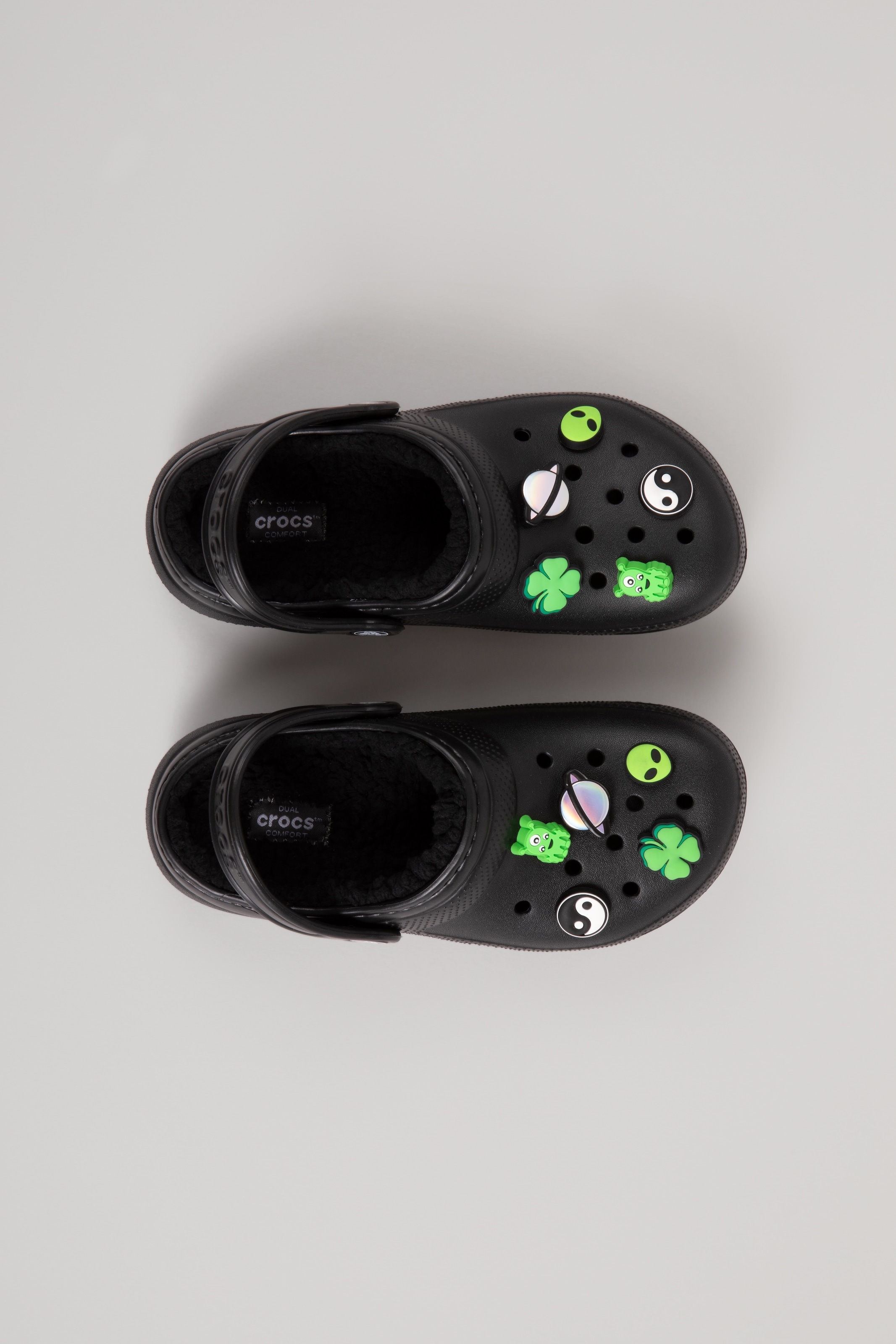 Crocs Clog »Kids Classic Lined Clog«  Hausschuh, Pantoffel, Schlappen mit Warmfutter