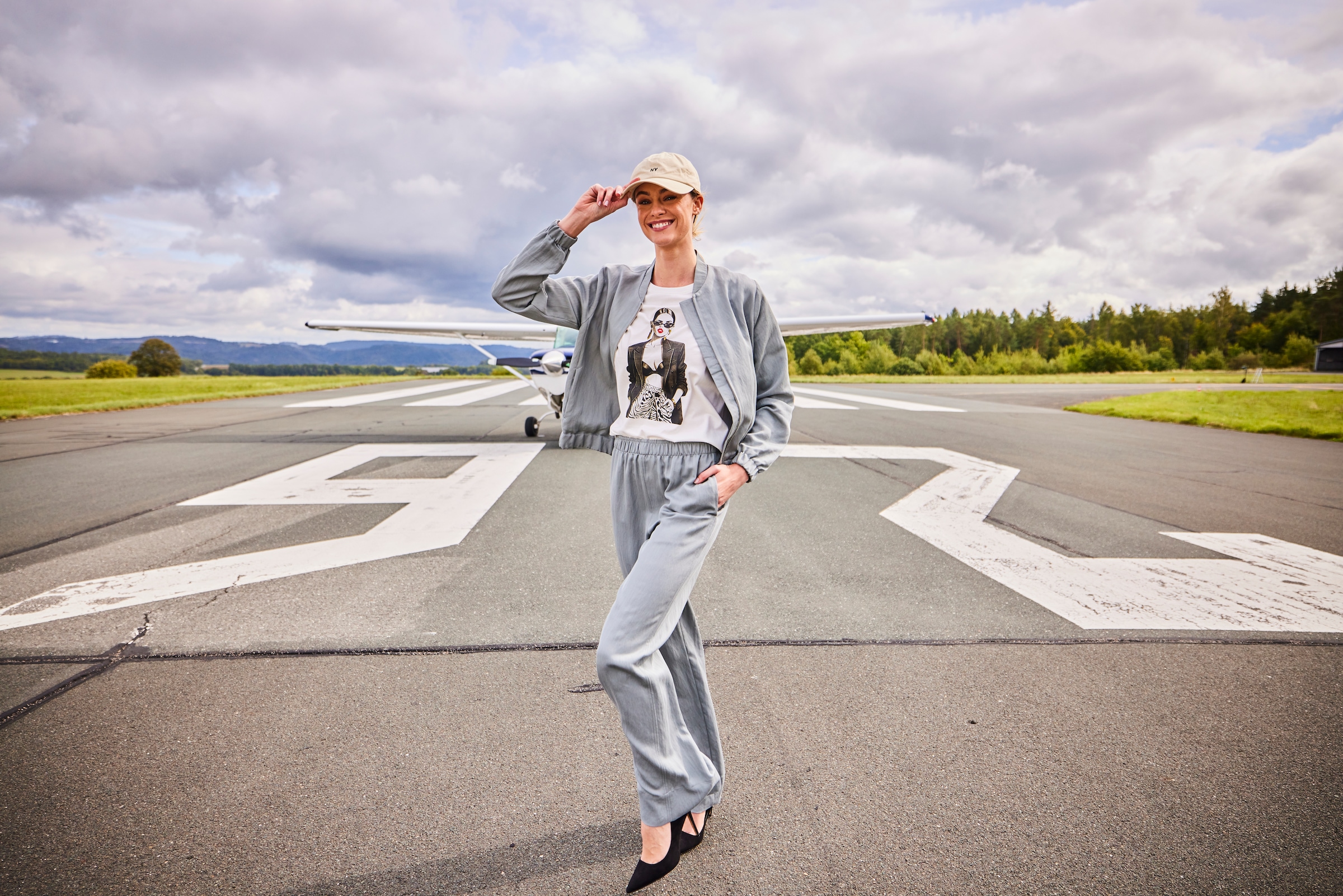 Aniston CASUAL Blouson in trendiger Twill-Qualität - NEUE KOLLEKTION