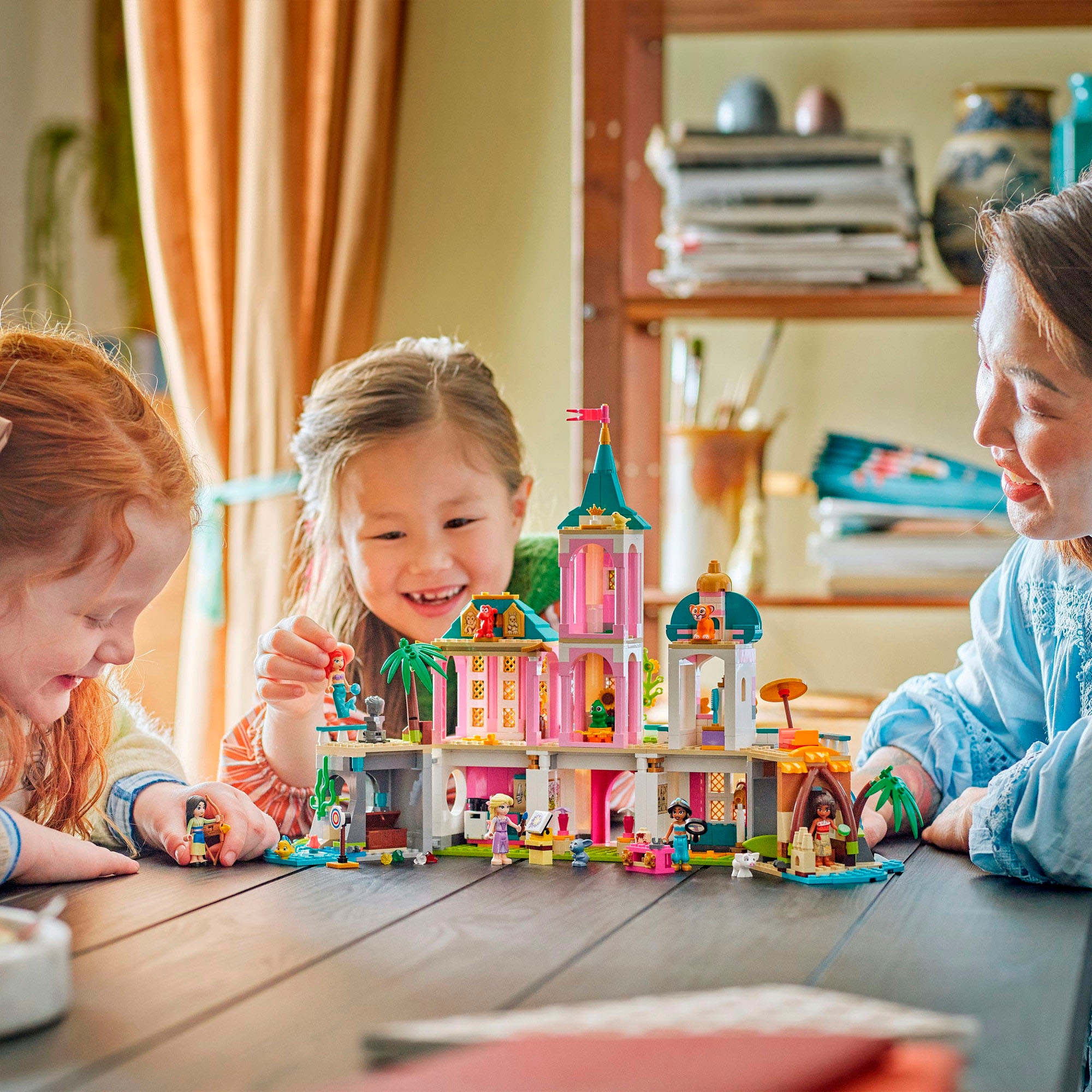 LEGO® Konstruktionsspielsteine »Prinzessinnenschloss mit Haustieren (43267), LEGO Disney Princess«, (787 St.), Made in Europe