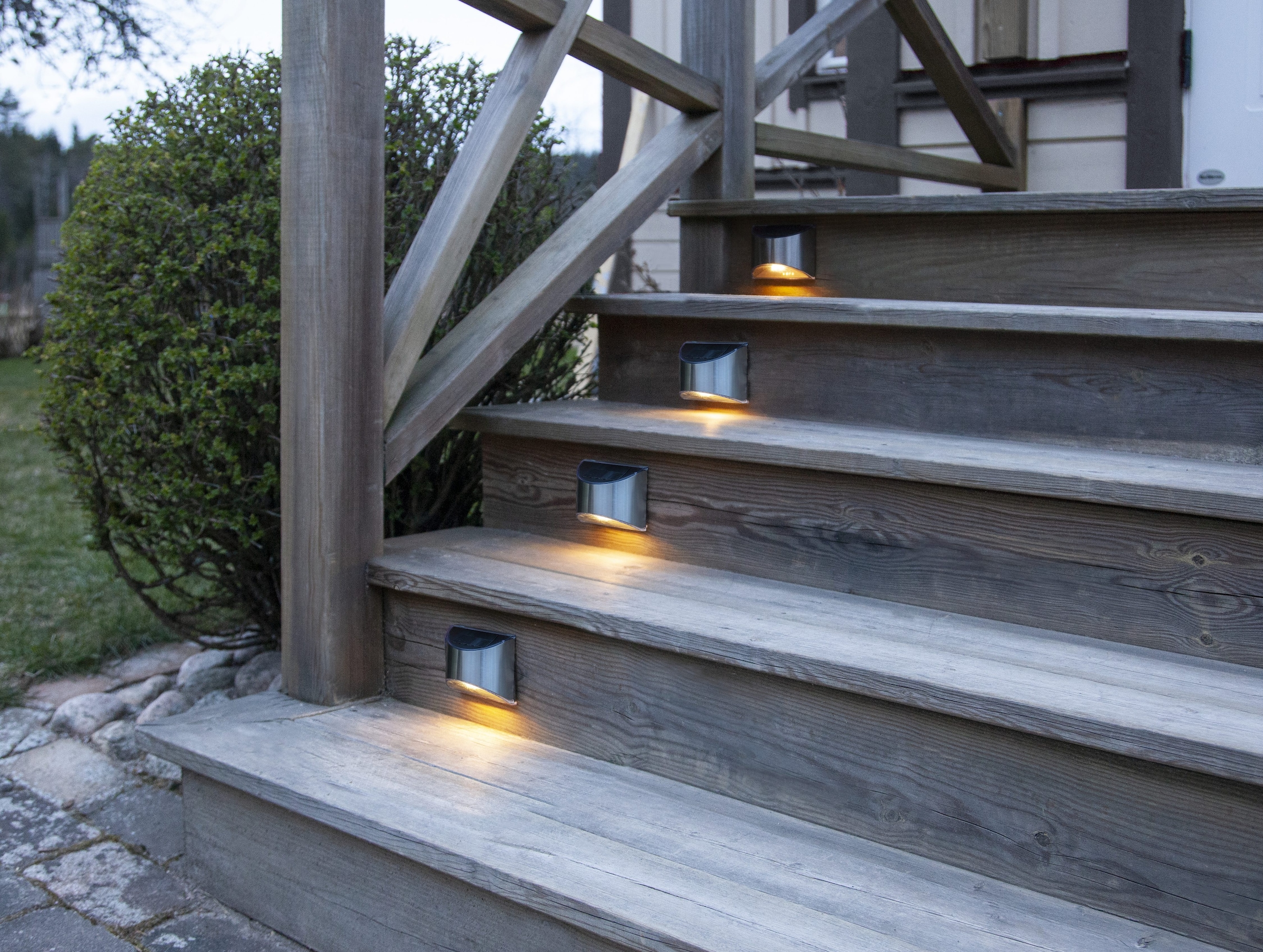 Parforce Traditional Hunting LED Solarleuchte »Solar-Wandleuchte Wandy« LED-Board 2 Stk. Warmweiß 2er-Set, kompakte Wandleuchten, 10 lm, Dämmerungssensor