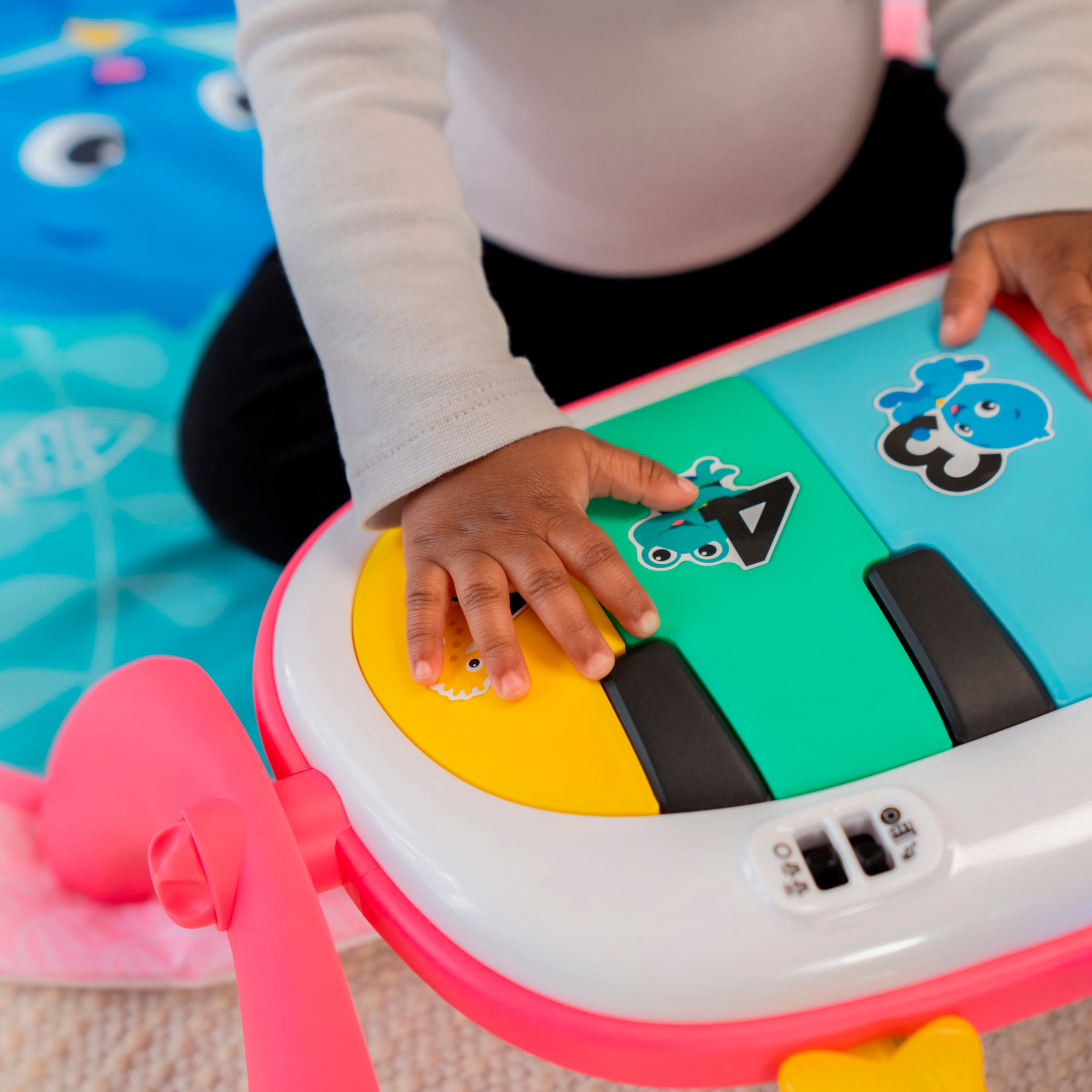 Baby Einstein Spielbogen »4-in-1 Kickin’ Tunes Jellyfish Jamboree Music & Language Discovery Gym«, mit Soundeffekt