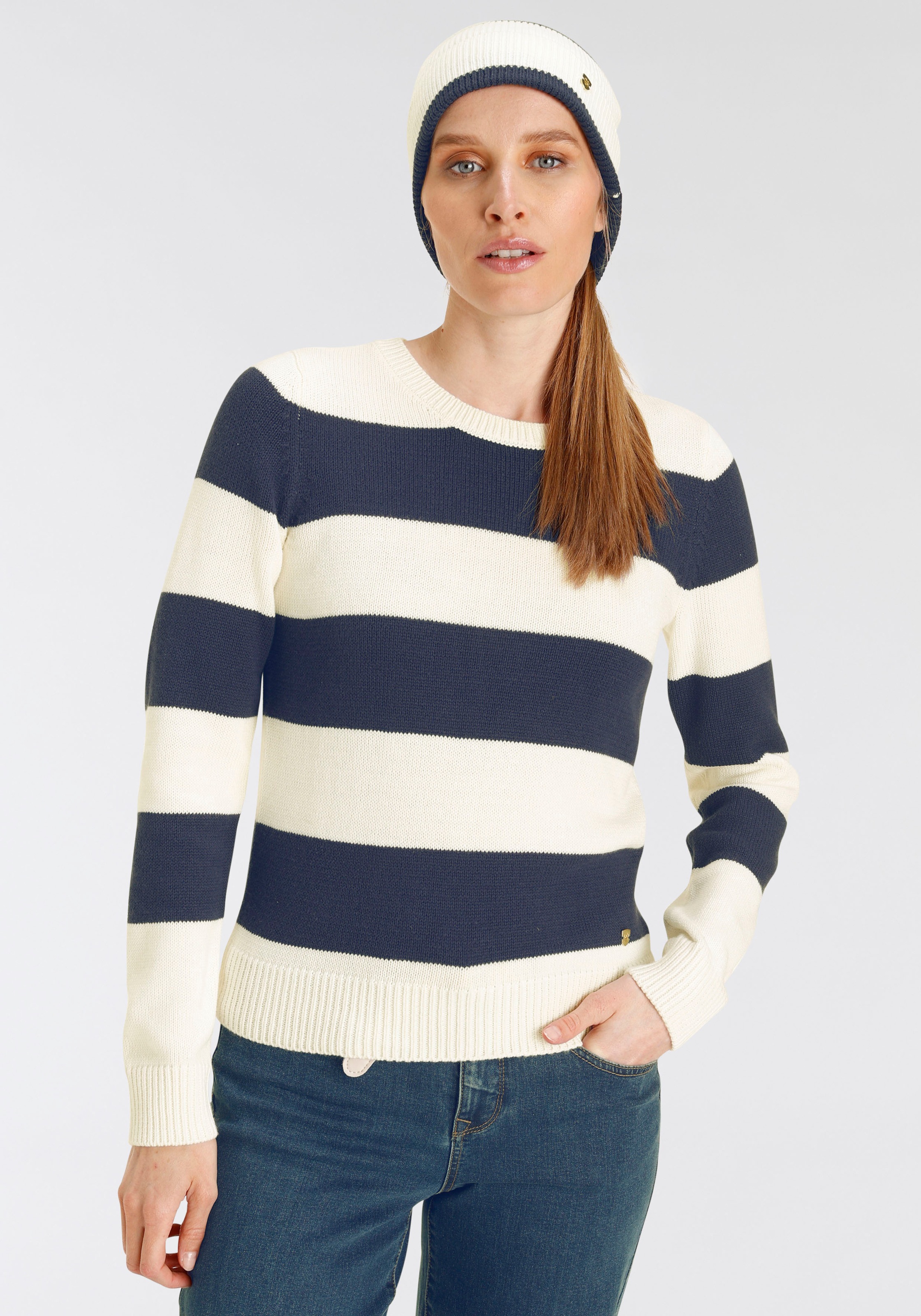 DELMAO Rundhalspullover, (Set, 2 tlg., Pullover + Mütze), mit passender Mütze