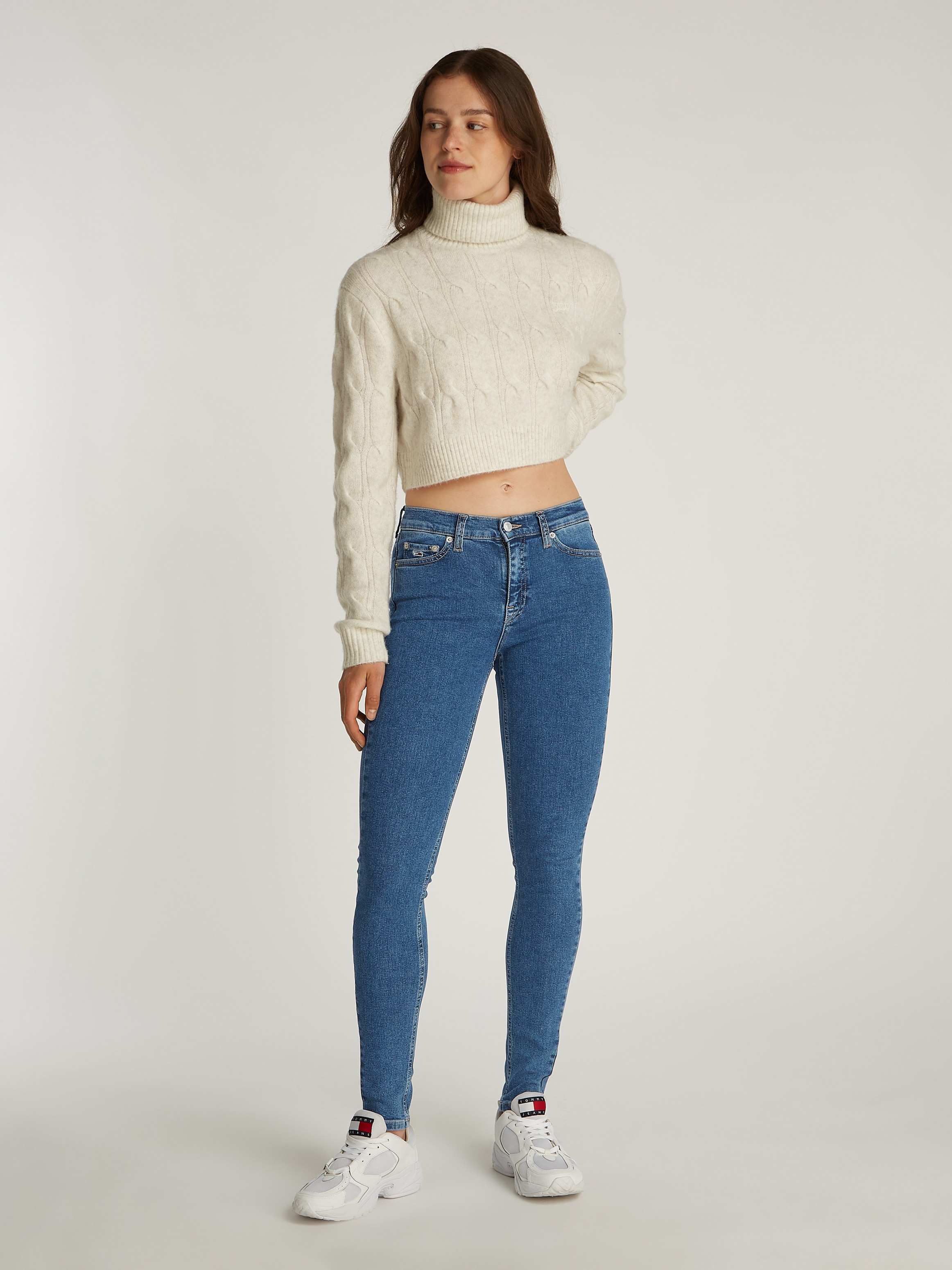 Tommy Jeans Skinny-fit-Jeans »NORA MR SKNY AH1280«, mit Logo-Badge