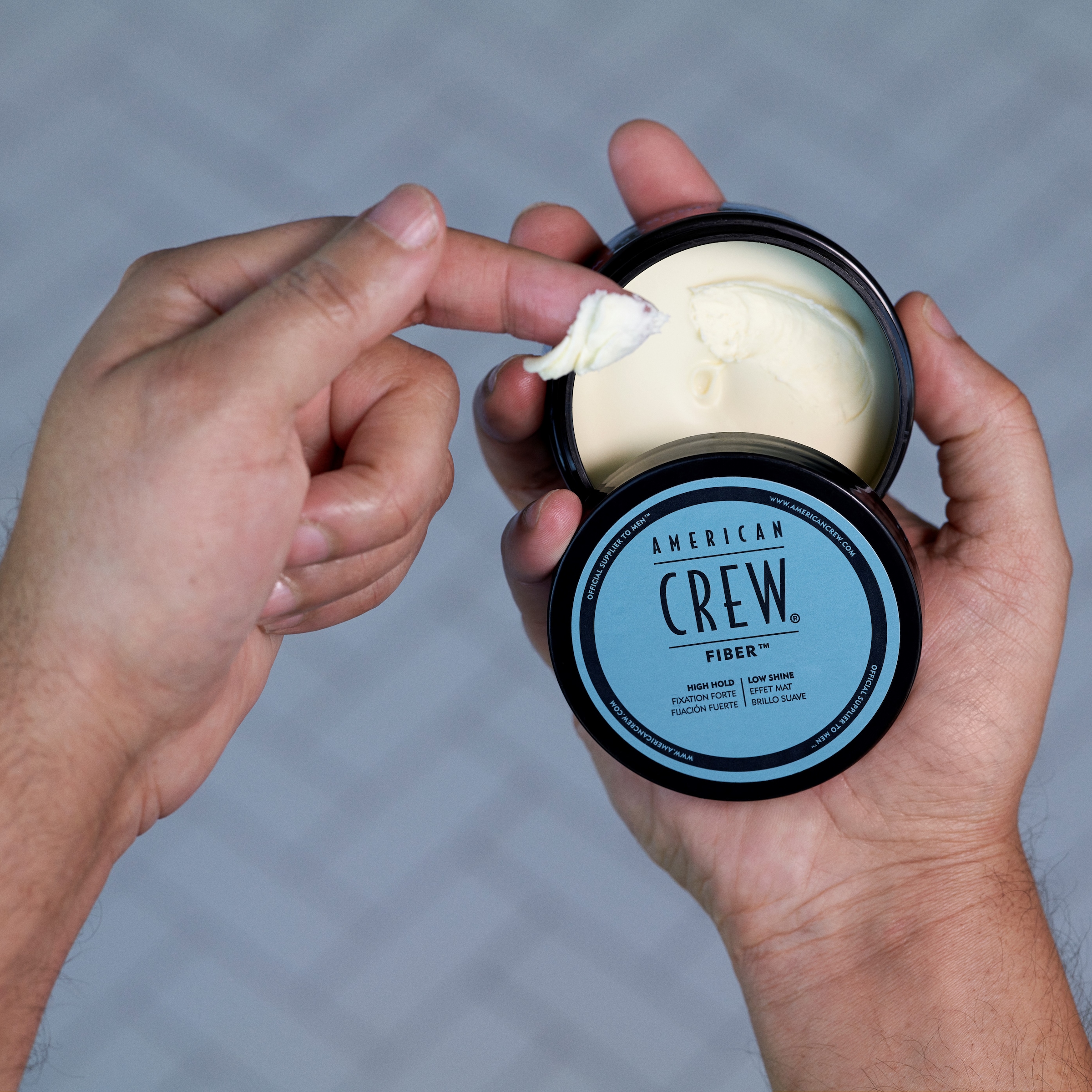 American Crew Styling-Creme »Fiber Duo Styling Set - Classic Fiber 85 gr + 50 gr«, (Set, 2 tlg.), Zum Stylen von kurzem Haar, Shampoo-Probe für gepflegtes Männerhaar.