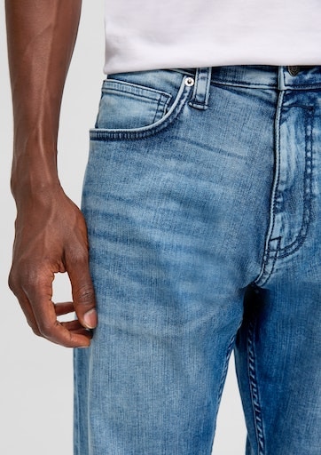 s.Oliver Tapered-fit-Jeans, mit Label-Badge