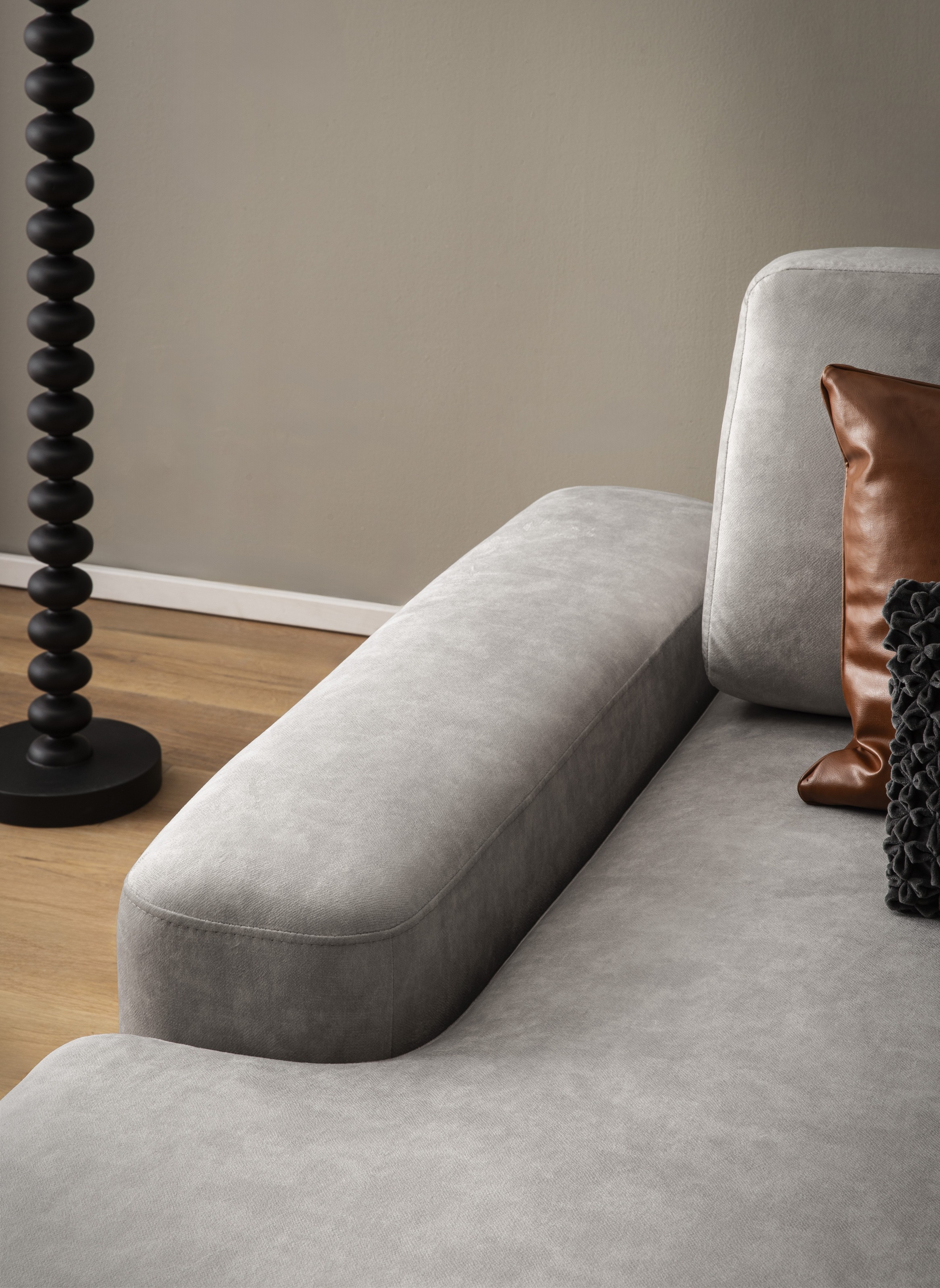 INOSIGN Ecksofa »TORGE, Schlafsofa Cord, Samtvelours u. Strukur fein, Couch in L-Form«, Schlaffunktion und Bettkasten, Liegefläche: 210x125 cm, neues Design