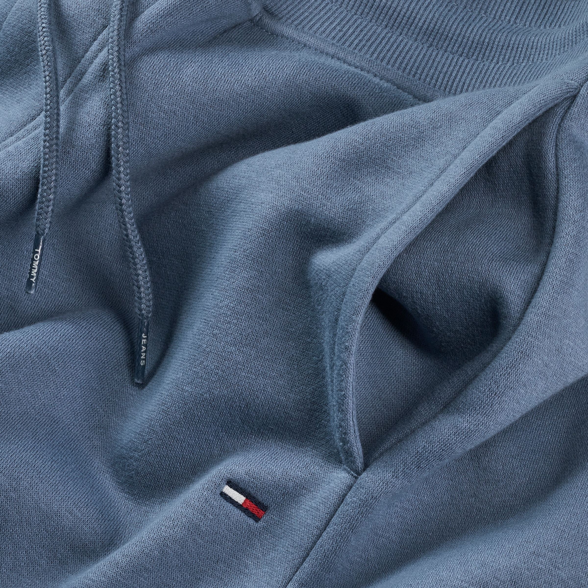 Tommy Jeans Sweathose »TJM SLIM S FLAG SWEATPANT«, Mit Kordelzug