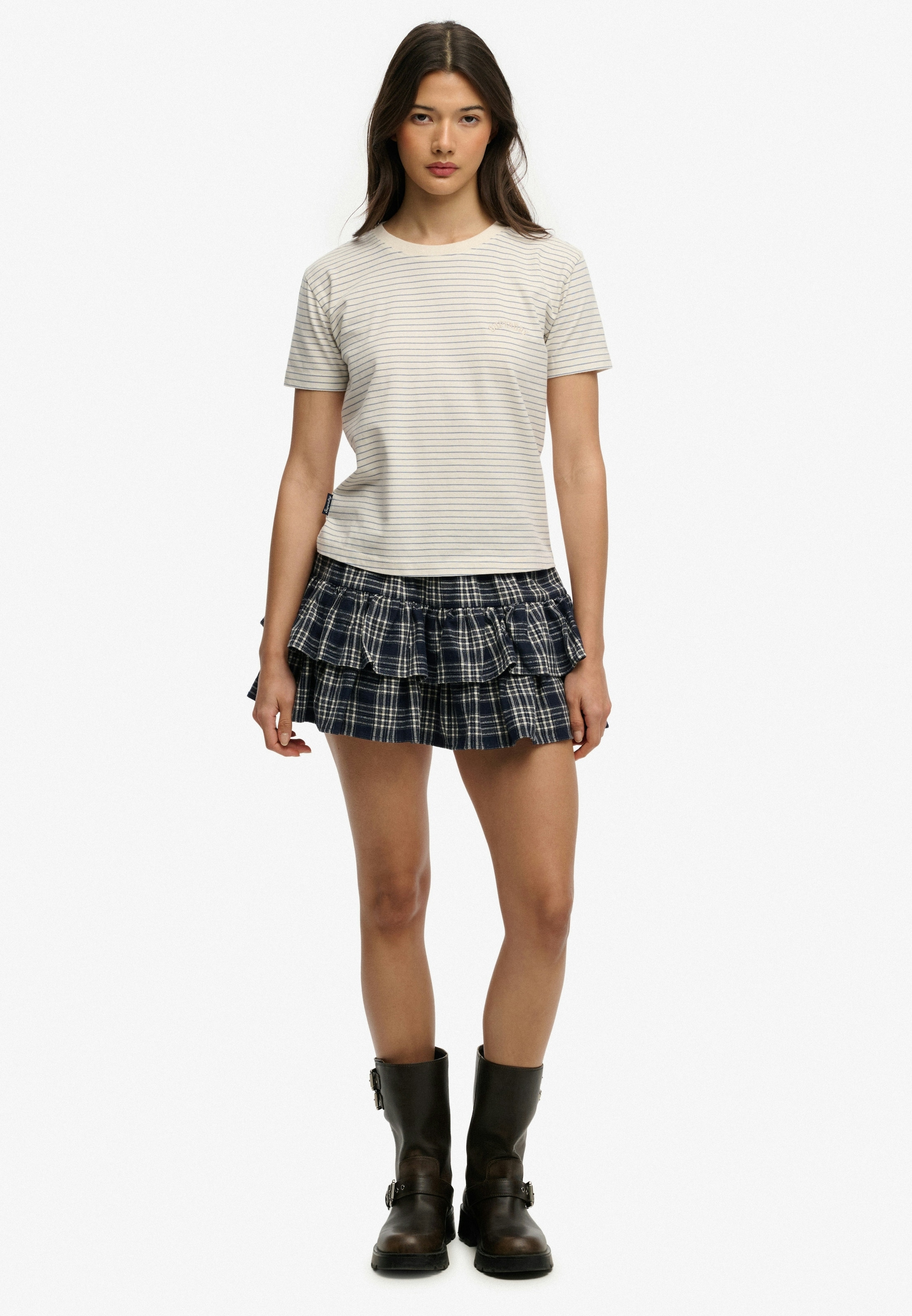 Superdry T-Shirt »ESSENTIAL LOGO STR FITTED TEE« angenehmes Tragegefühl durch besonders weiche Haptik