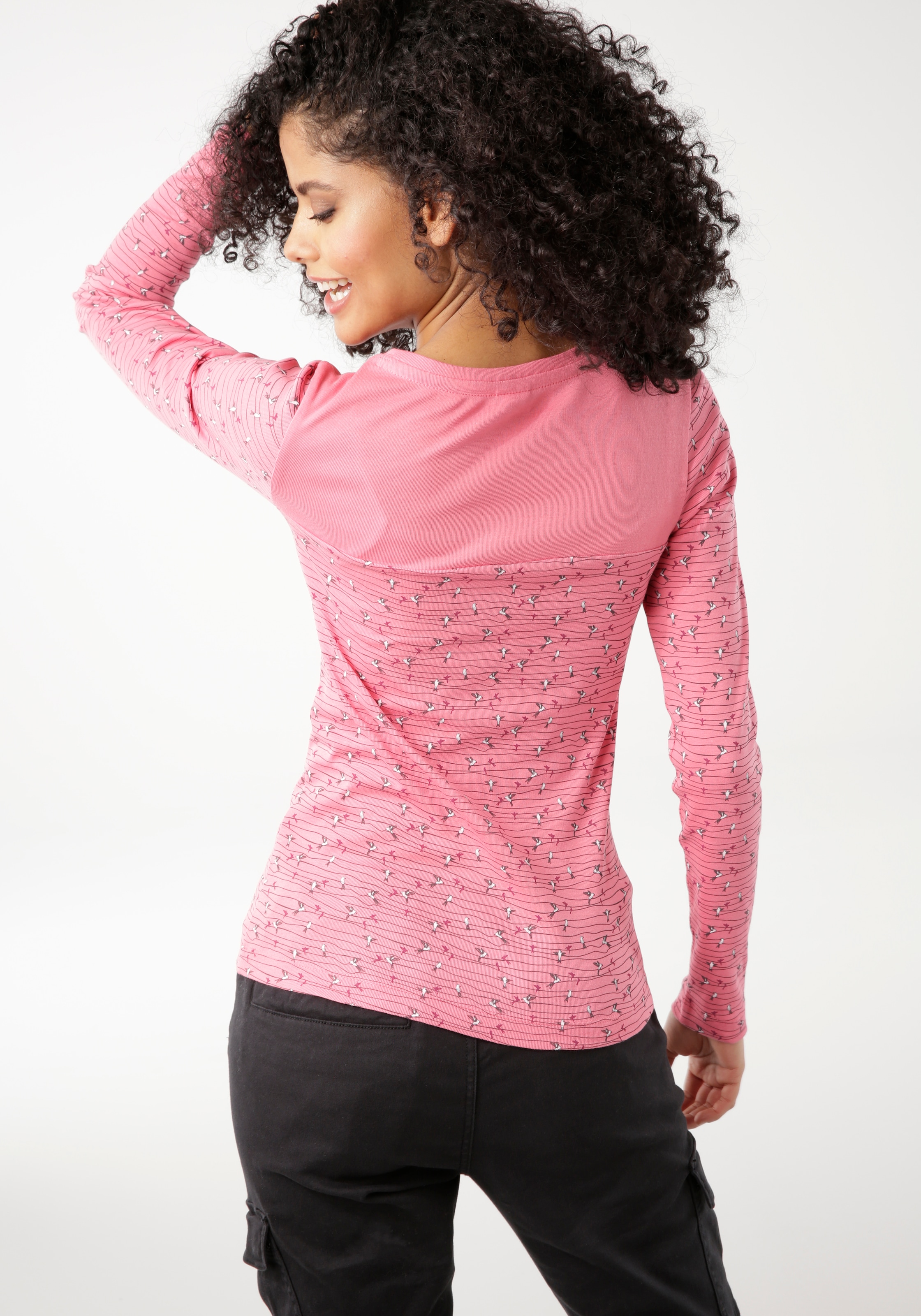 KangaROOS Langarmshirt Langarm,  sehr figurbetont,  aus Baumwolle