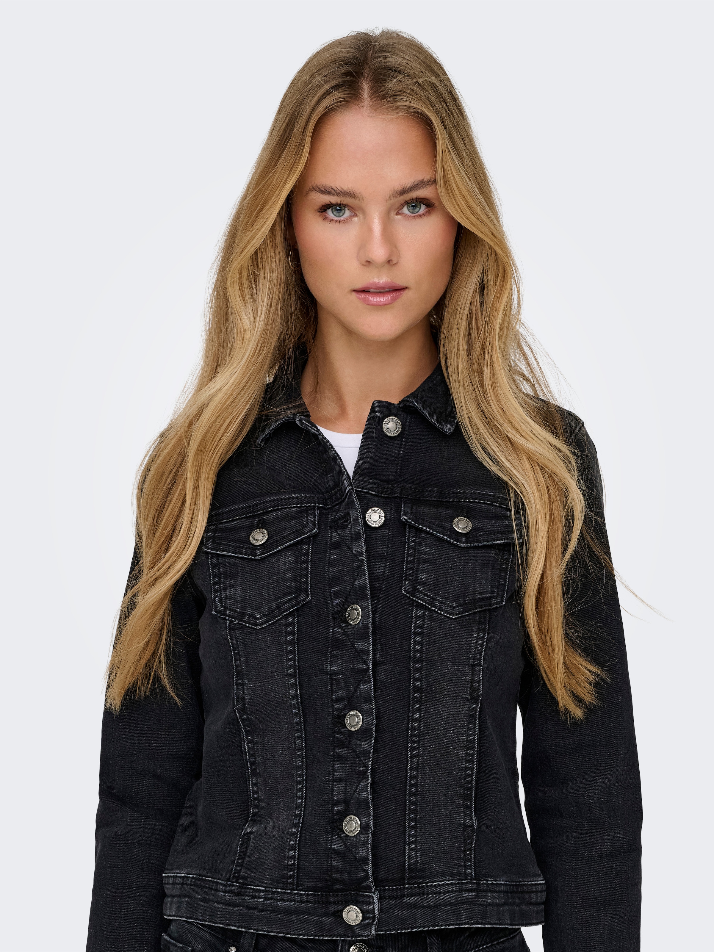 ONLY Jeansjacke »ONLWONDER – Jeansjacke mit Teilungsnähten und Stretch« sehr figurbetont, casual, Denim, Baumwollmischung, Brusttaschen