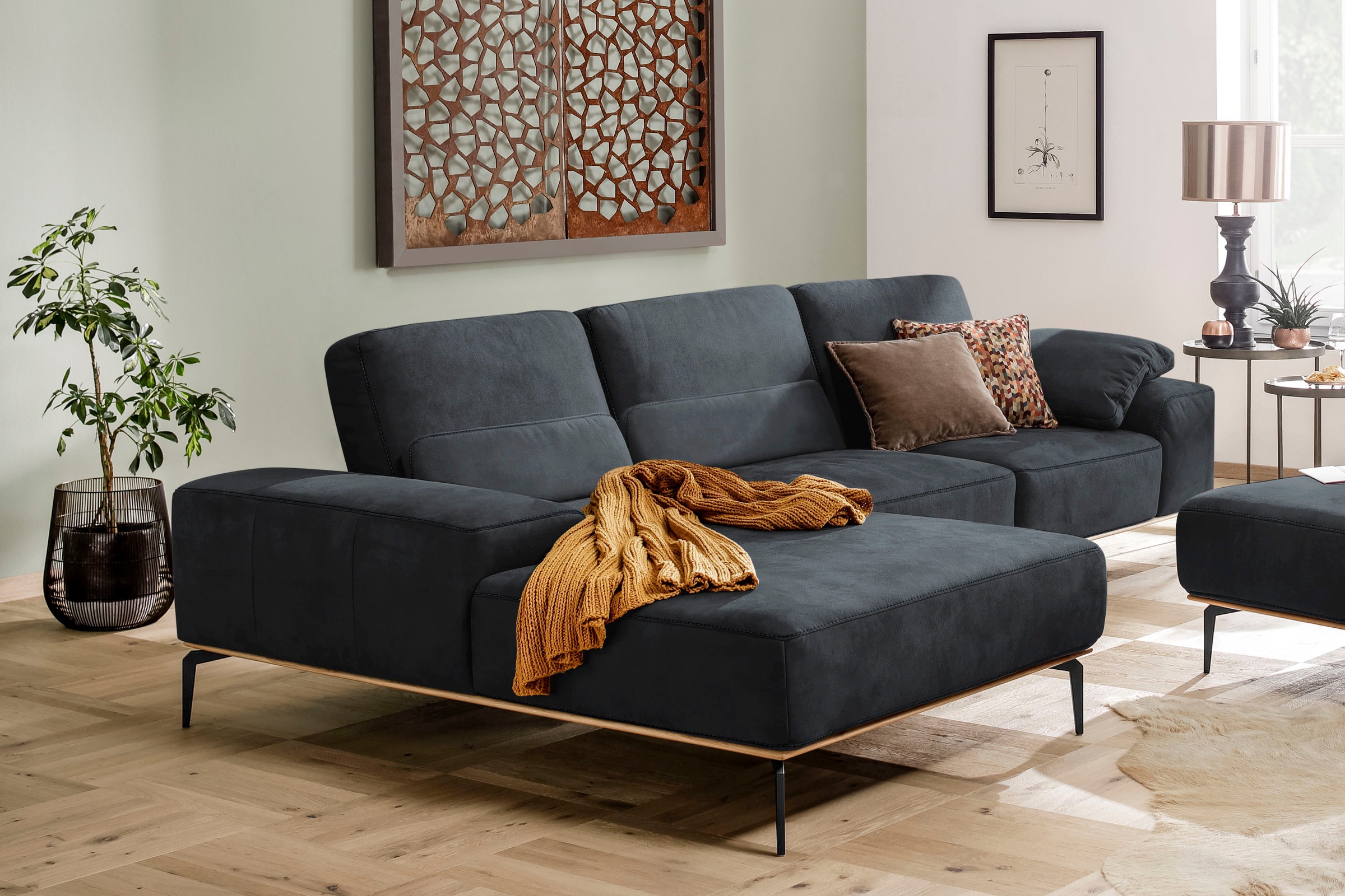 W.SCHILLIG Ecksofa »run, Designsofa mit tollem Sitzkomfort, bequem, L-Form«, mit Holzsockel, Füße in Schwarz pulverbeschichtet, Breite 319 cm