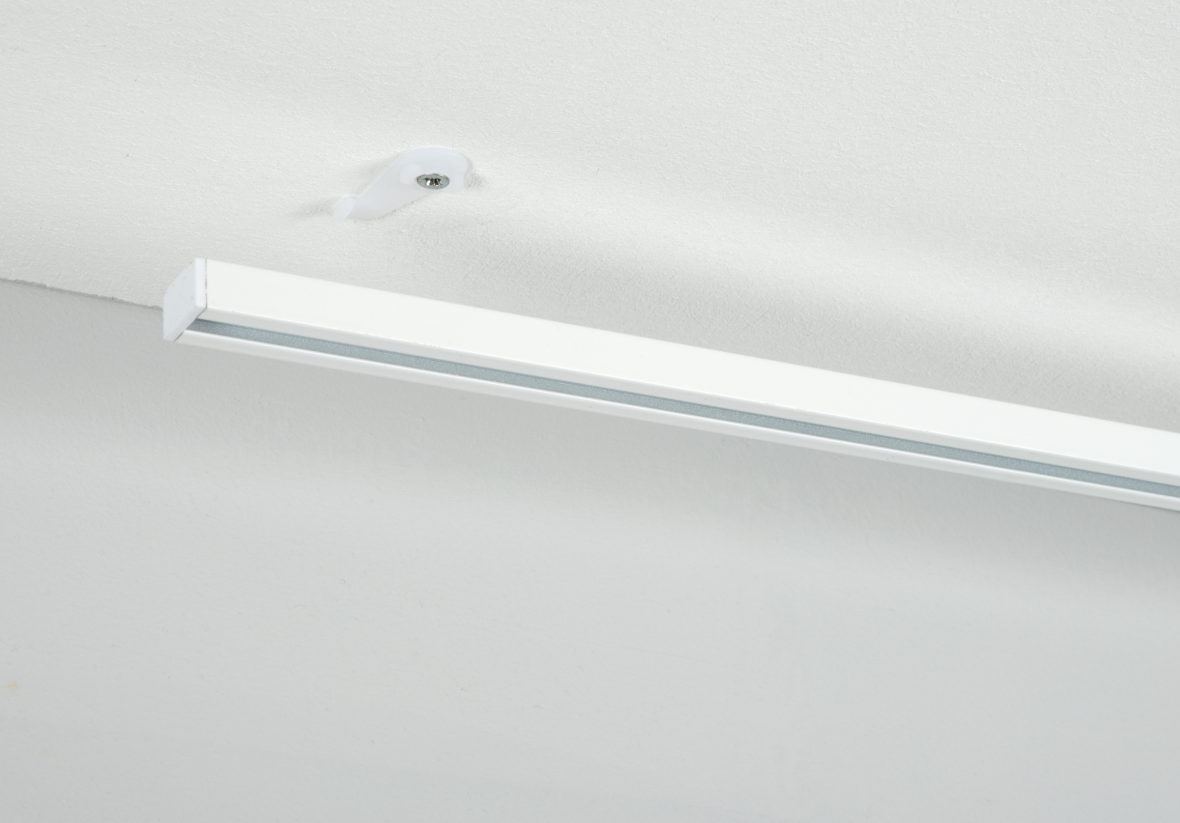 GARDINIA Vorhangschiene »Aluminium-Vorhangschienen Set 1-Lauf Lucy«, 1 läufig-läufig, mit Bohren, Deckenmontage, Aluminium, Deckenträger aus Kunststoff