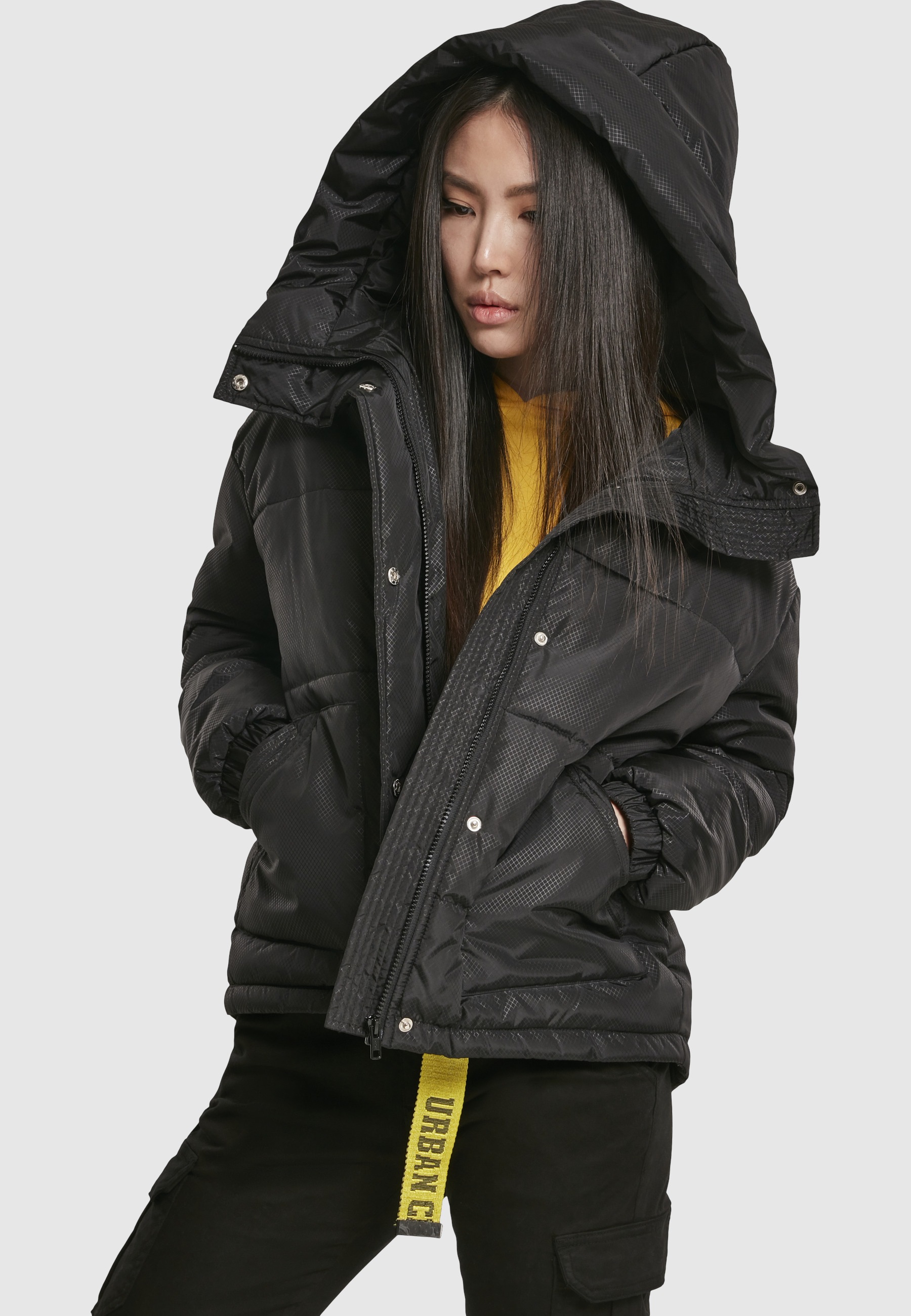 URBAN CLASSICS Winterjacke »Urban Classics Damen Ladies Oversized Hooded Puffer« 1 Stk. tlg. mit Kapuze