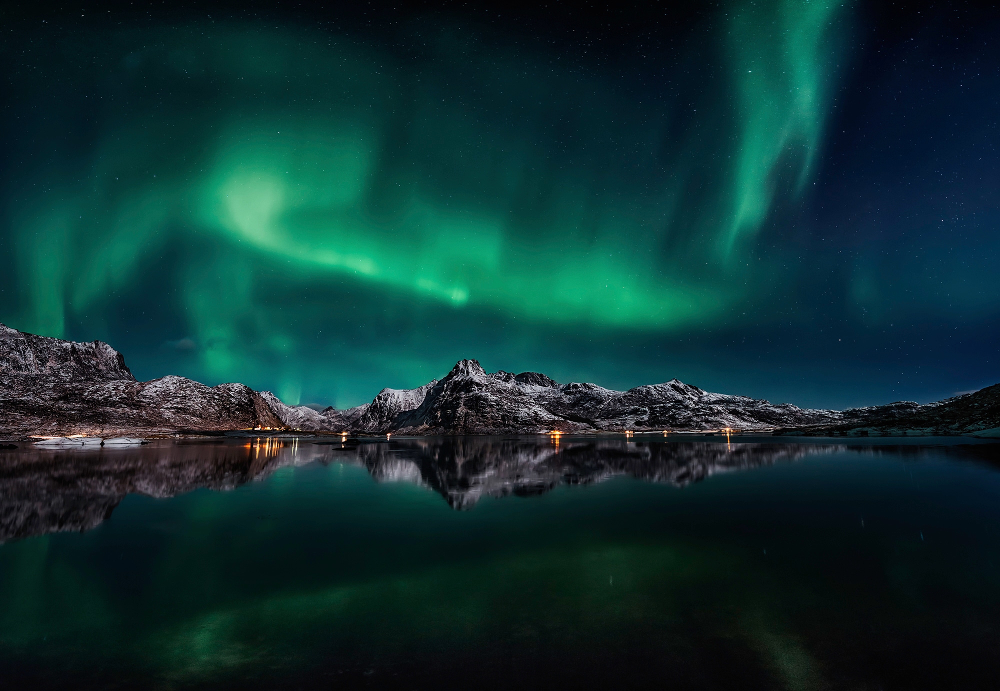 Papermoon Fototapete »Photo-Art JAVIER DE LA, LOFOTEN AURORA-REFLEXION« günstig online kaufen