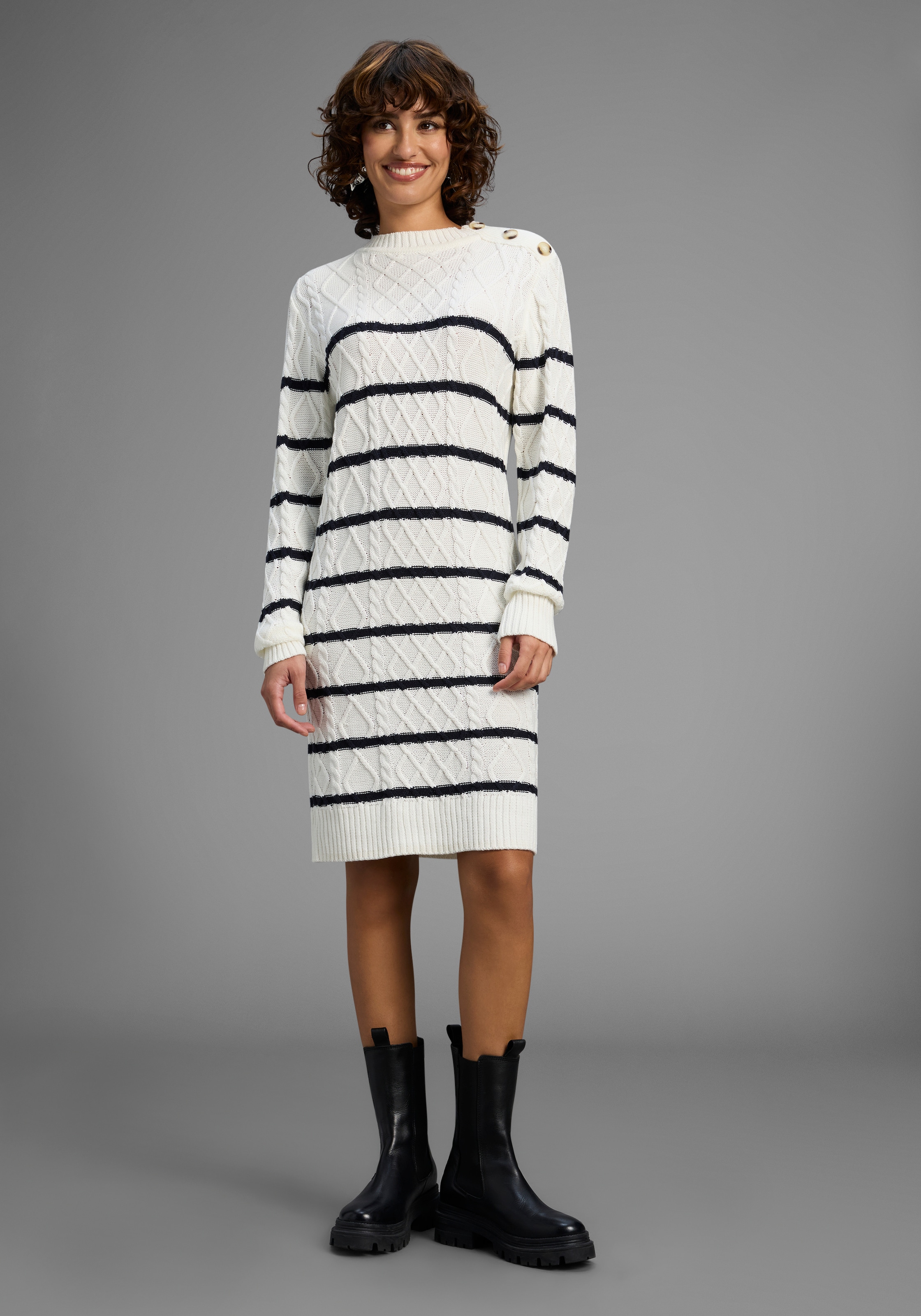 Laura Scott Strickkleid Ohne Taschen mit Zopfstrickmuster und Zierknöpfen - NEUE KOLLEKTION