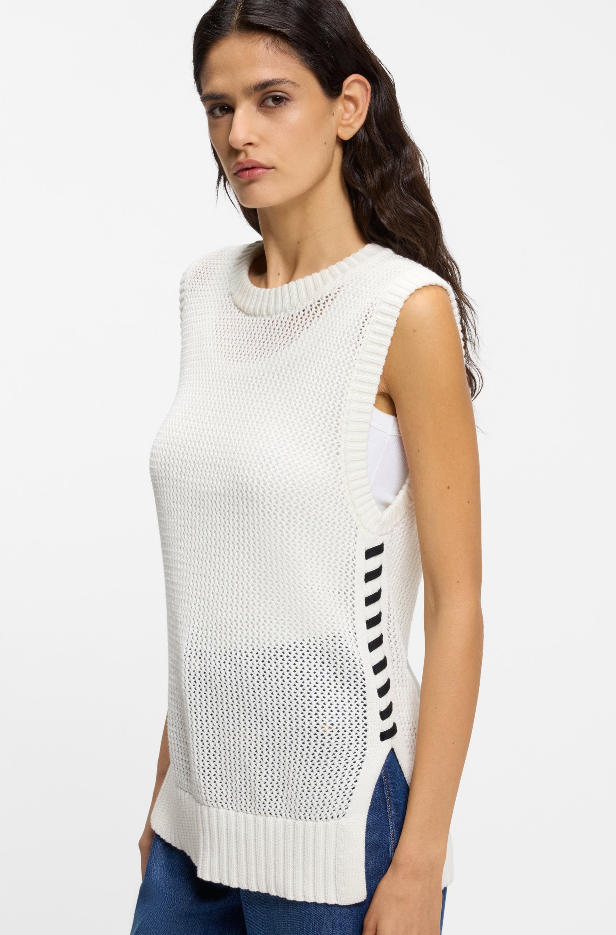 BOSS ORANGE Stricktop »Favignon Premium Damenmode« mit Schnürdetails in Kontrastfarbe, Relaxed Fit