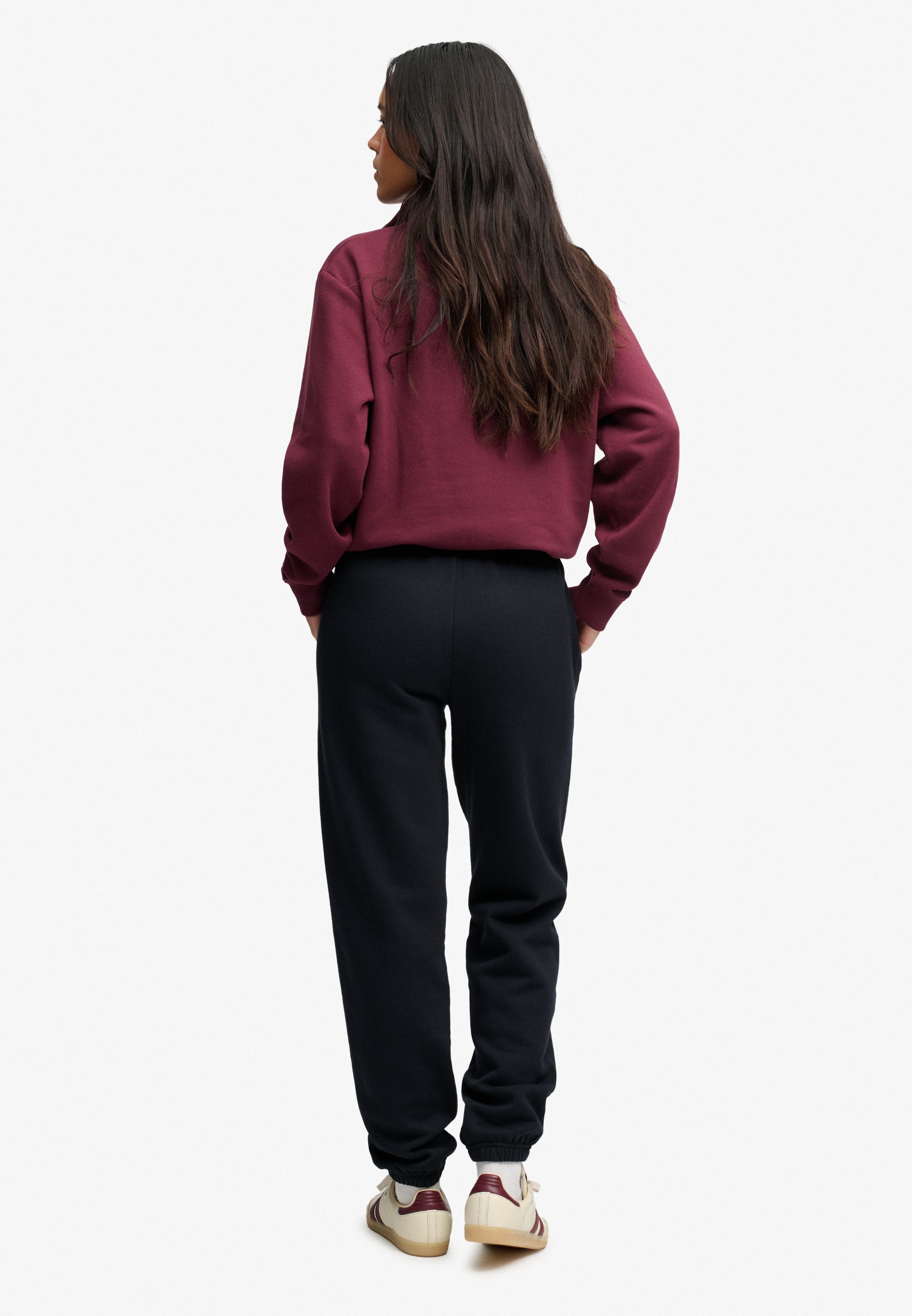 Superdry Sweathose »SIGNATURE EMB CUFFED JOGGER«  Baumwollmischung, relaxed fit