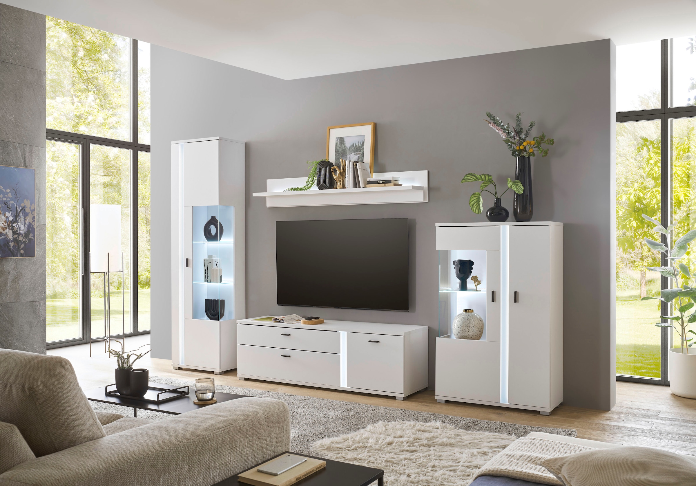 INOSIGN Wohnwand »LONG ISLAND«, (Set, 4 St.), in moderner Trendfarbe,inklusive senkrechter Beleuchtung,Breite 305 cm