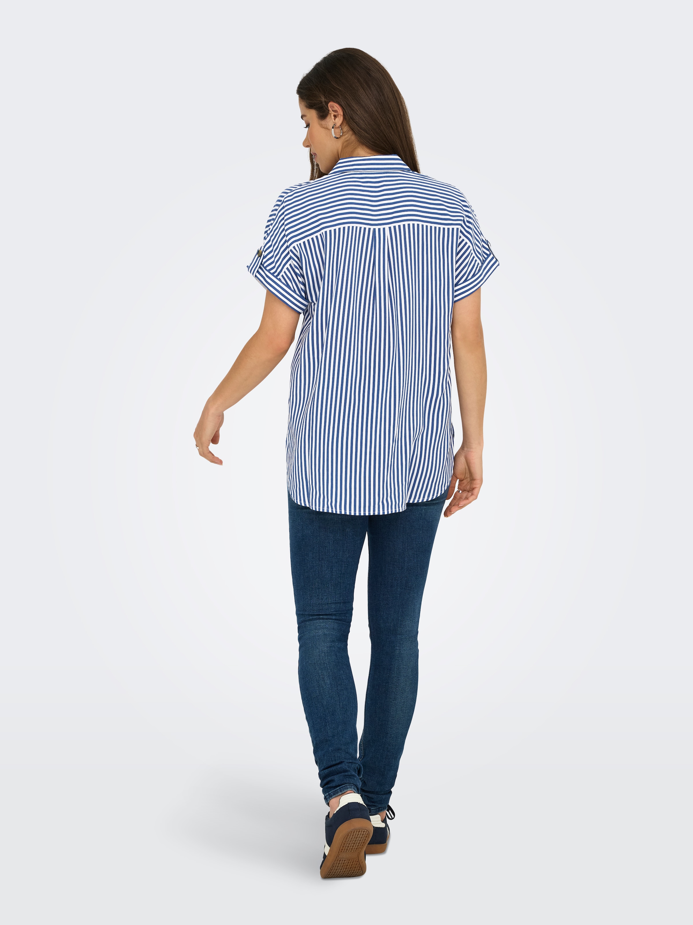 ONLY Kurzarmbluse »ONLYASMIN SHIRT S/S WVN NOOS« Viskose, hinten etwas länger geschnitten