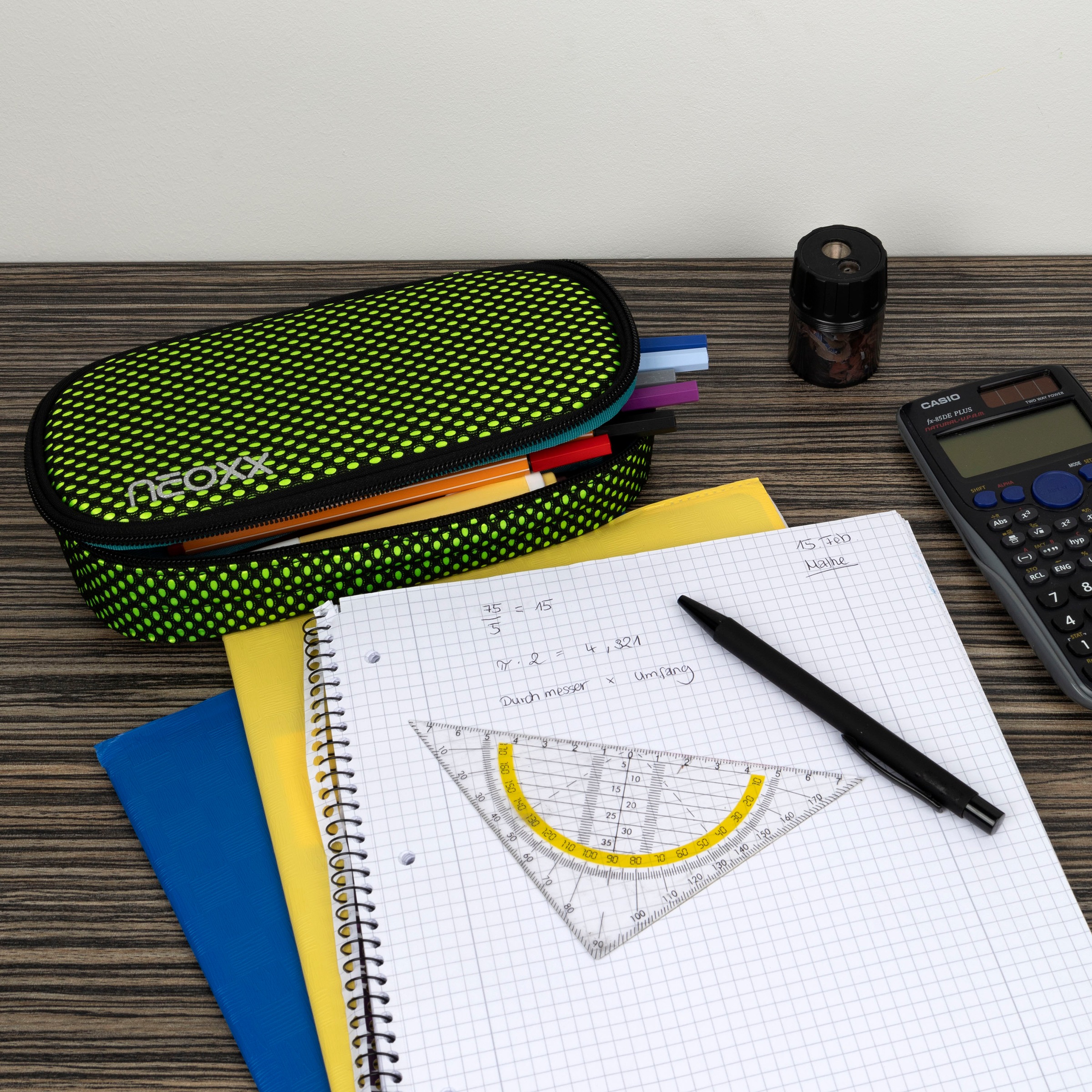 neoxx Schreibgeräteetui »Schlamperbox, Jump, Pixel my mind« teilweise aus recyceltem Material