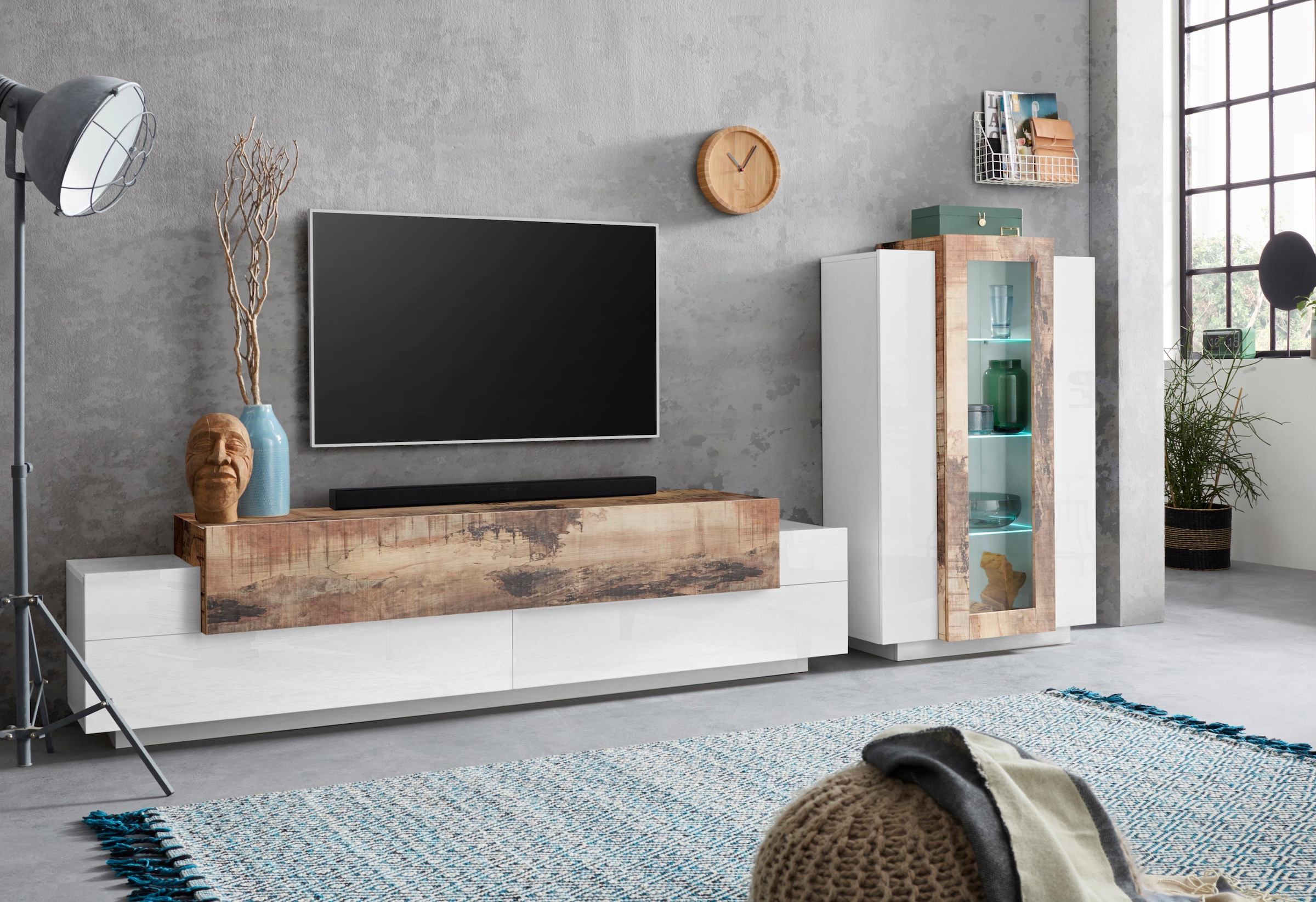 INOSIGN Lowboard »Coro,Lowboard,TV-Kommode,TV-Möbel,TV-Bank«, mit 3 Klappen davon 2 mit Push-to-Open Funktion Breite 200 cm