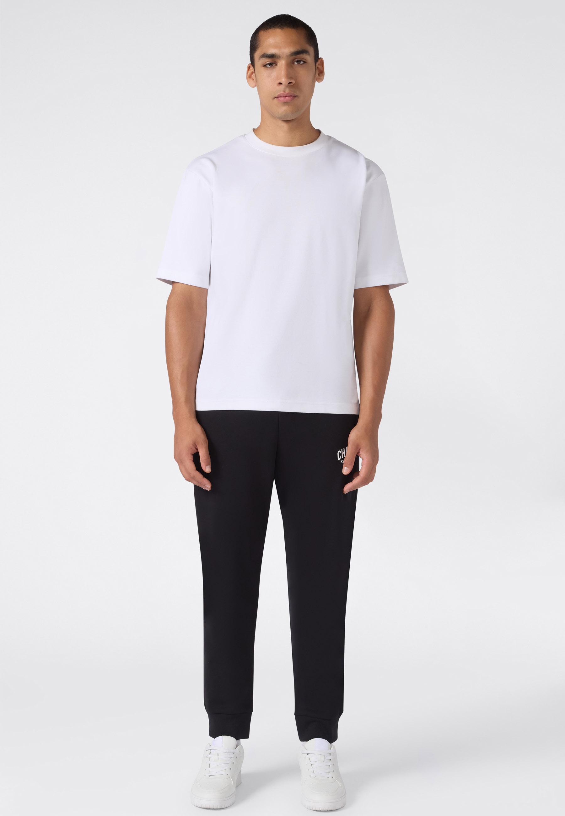 Champion Jogginghose »SPORTWEAR JOGGERS Standard Fit«  mit sportlichem Look, für Freizeit und Sportmode, schlichter Stil