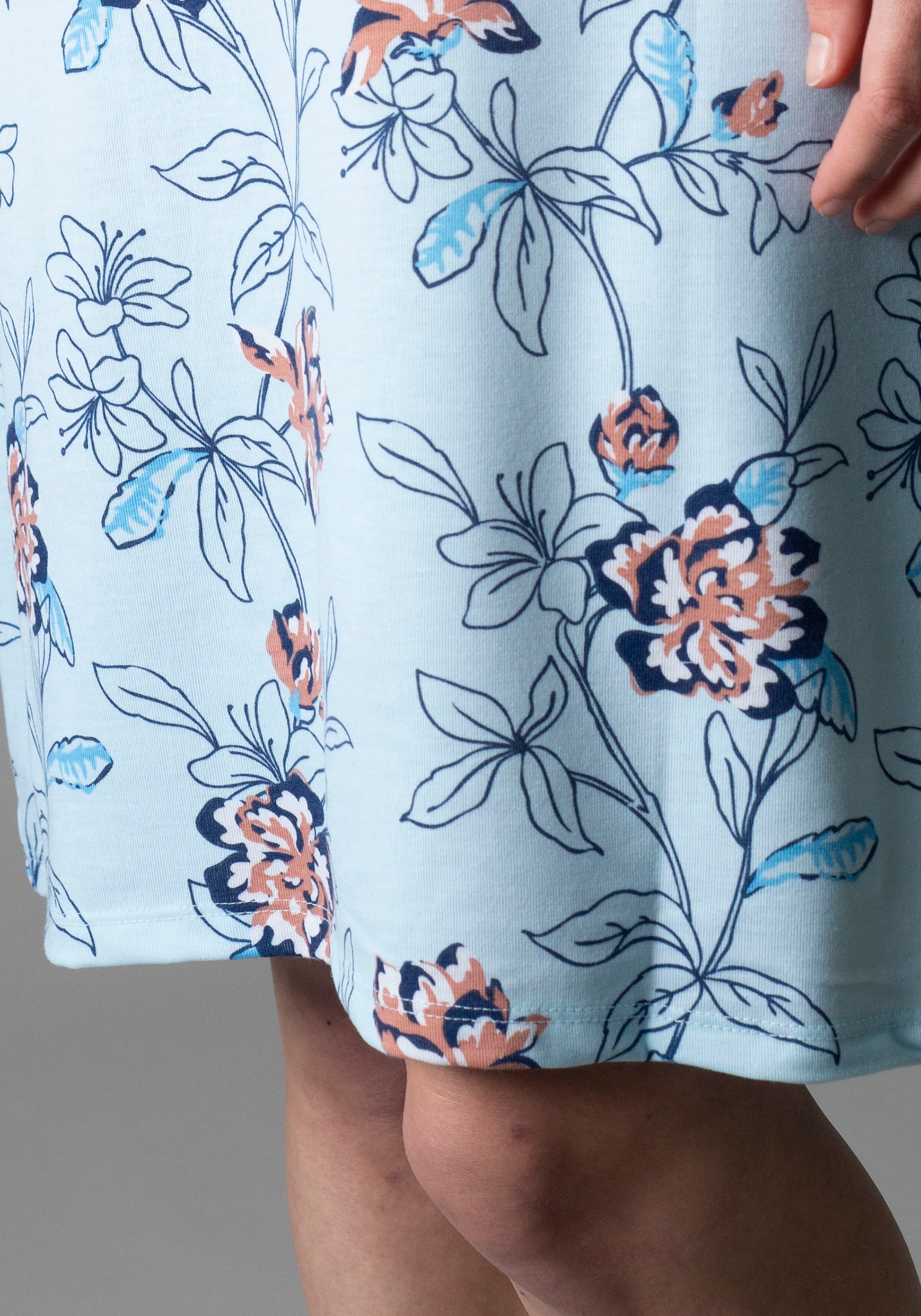 GÖTZBURG Nachthemd, mit wunderschönem, floralem Print für stylische Nächte