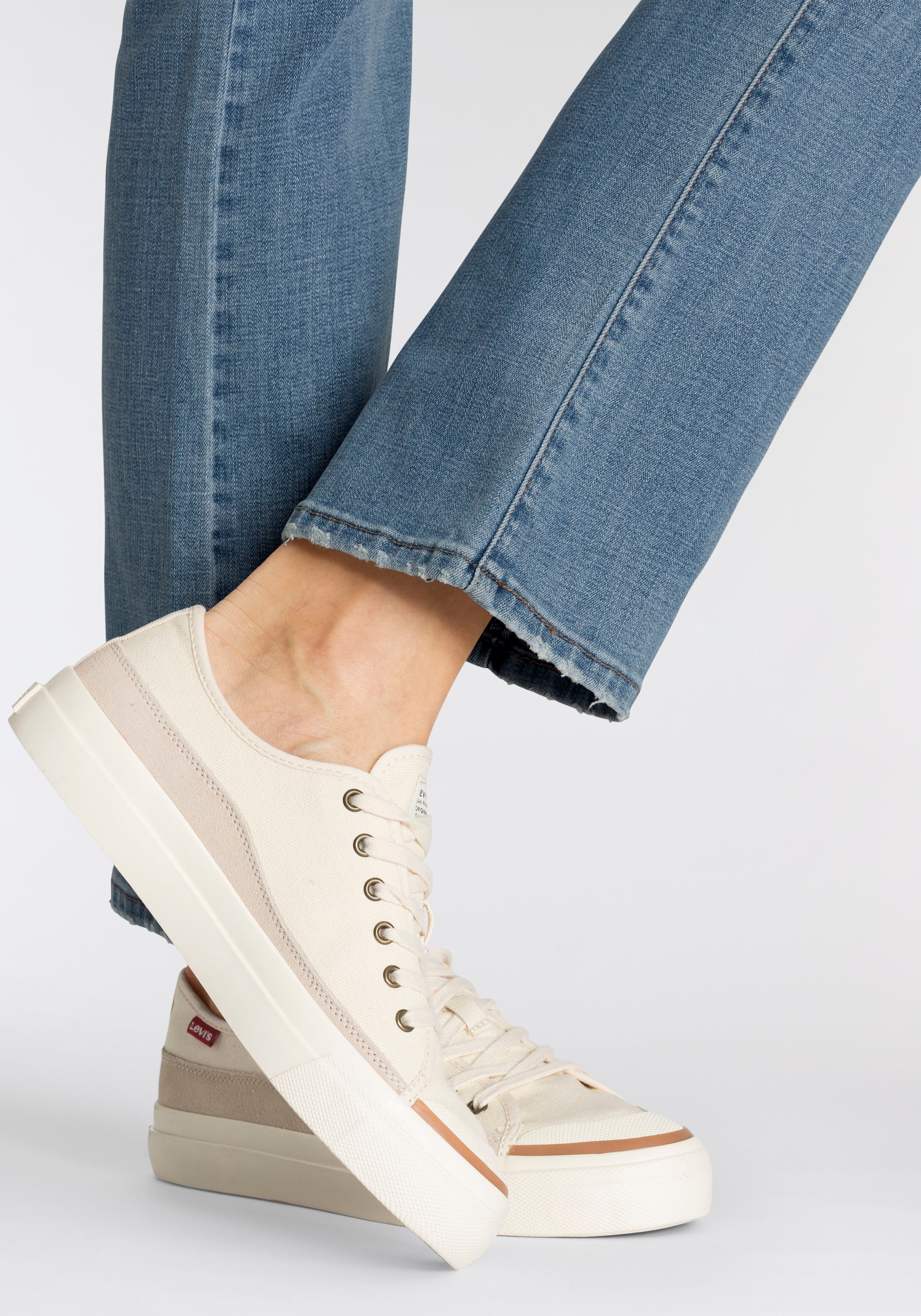 Levi's® Bootcut-Jeans »315 Shaping Boot«