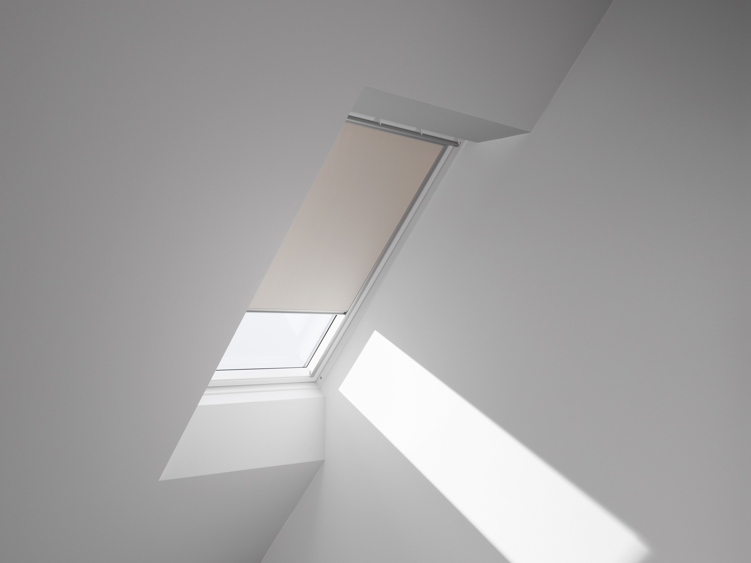 VELUX Verdunklungsrollo »DKL SK08 1085S«, verdunkelnd, Verdunkelung, ohne Bohren, in Führungsschienen, alufarbene Führungsschienen & Griffleiste