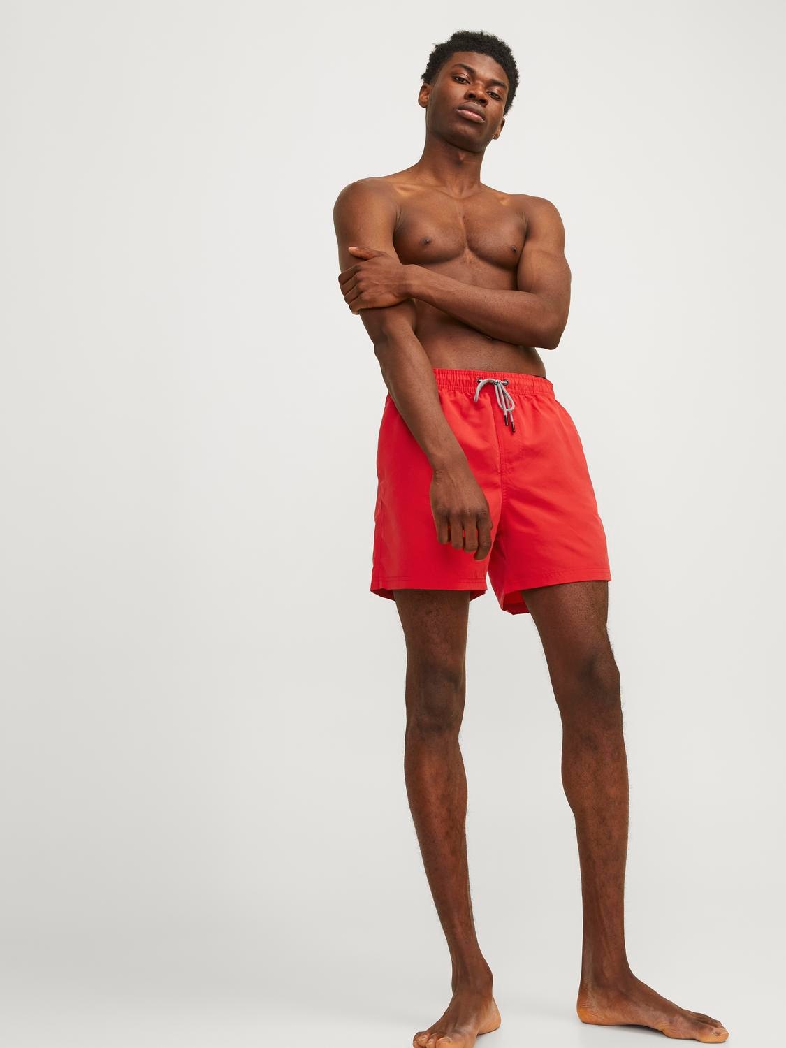 8. Bild von Jack & Jones Badeshorts »JPSTFIJI JJSWIM SOLID SN LY«, schmal geschnittene Schwimm-Shorts für den Strand aus recyceltem Garn