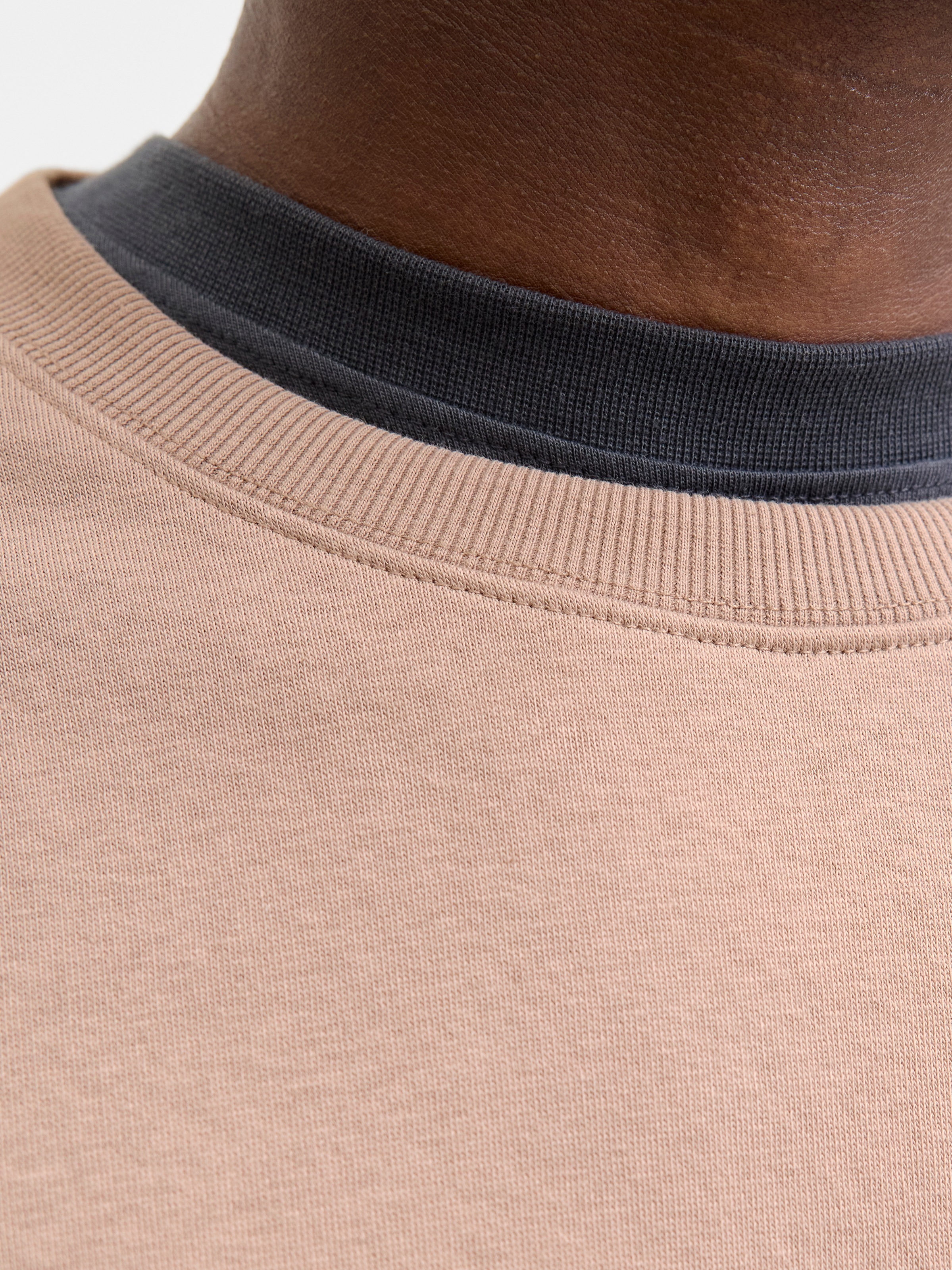 Jack & Jones Sweatshirt »JJESTAR BASIC SWEAT CREW NECK NOOS«, mit Rundhalsausschnitt
