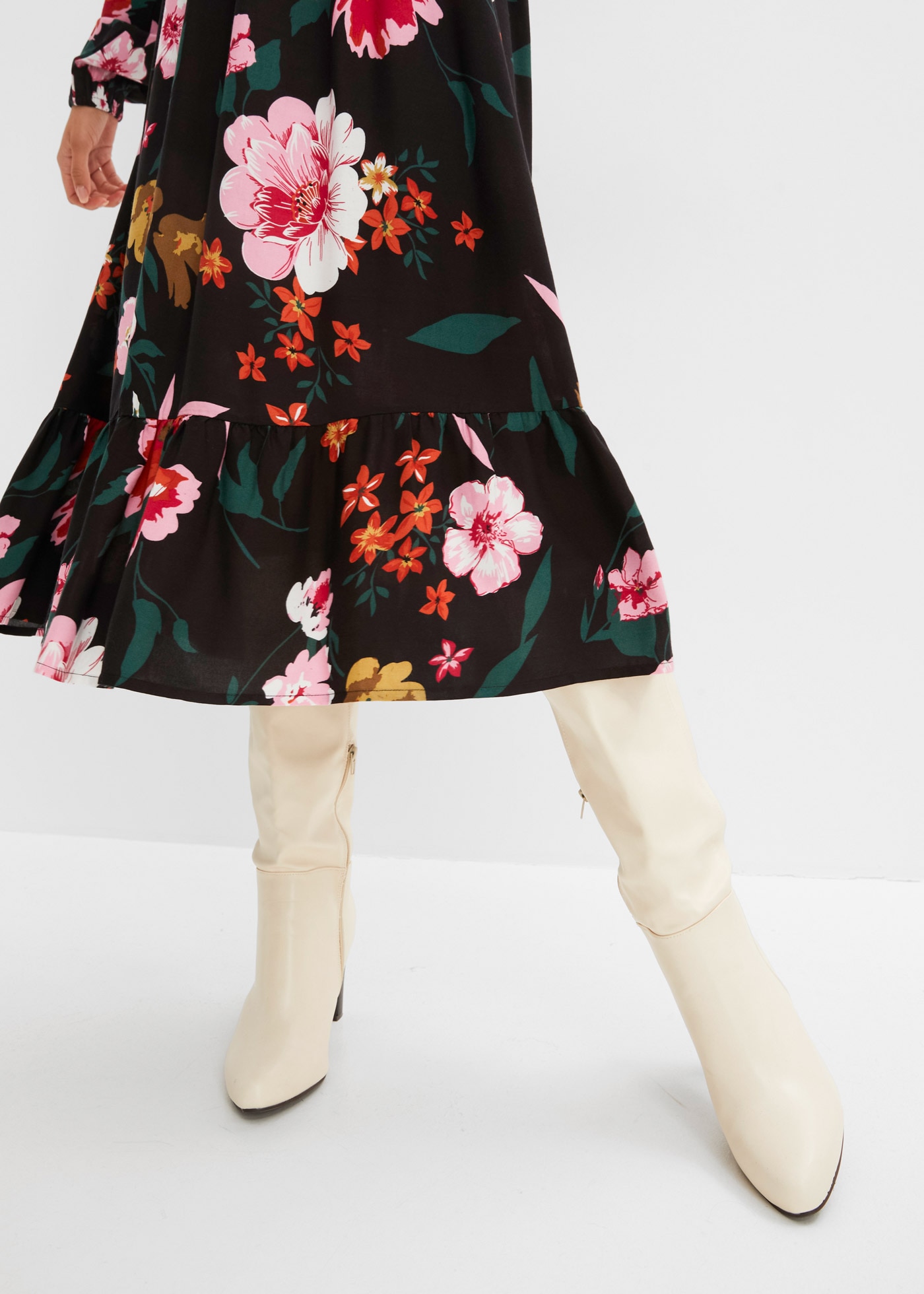 bonprix Midikleid »Midikleid aus fließender Viskose« Midikleid aus fließender Viskose