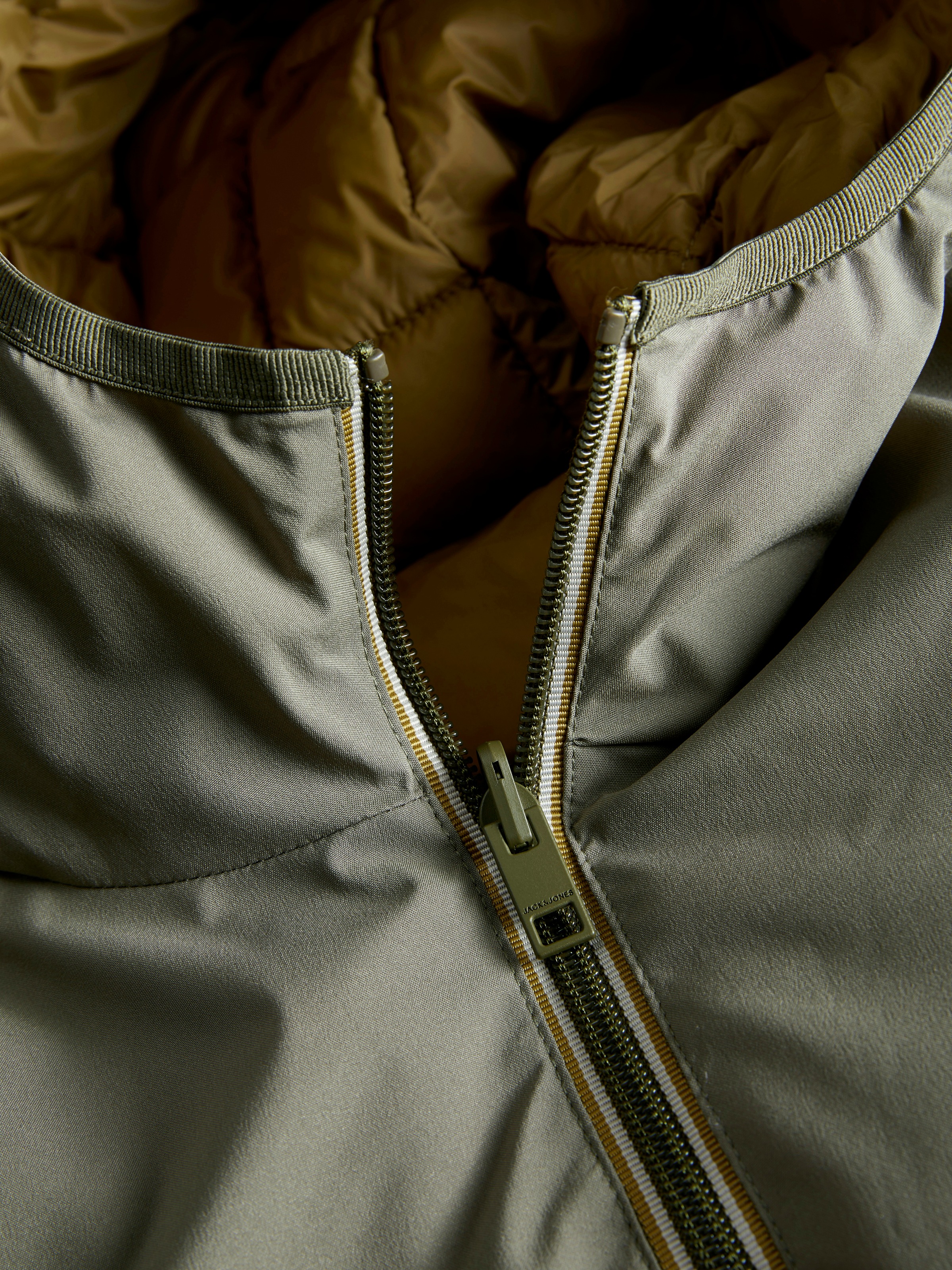 Jack & Jones Outdoorjacke »JJEBROOK REVERSIBLE JACKET SN«, mit Kapuze