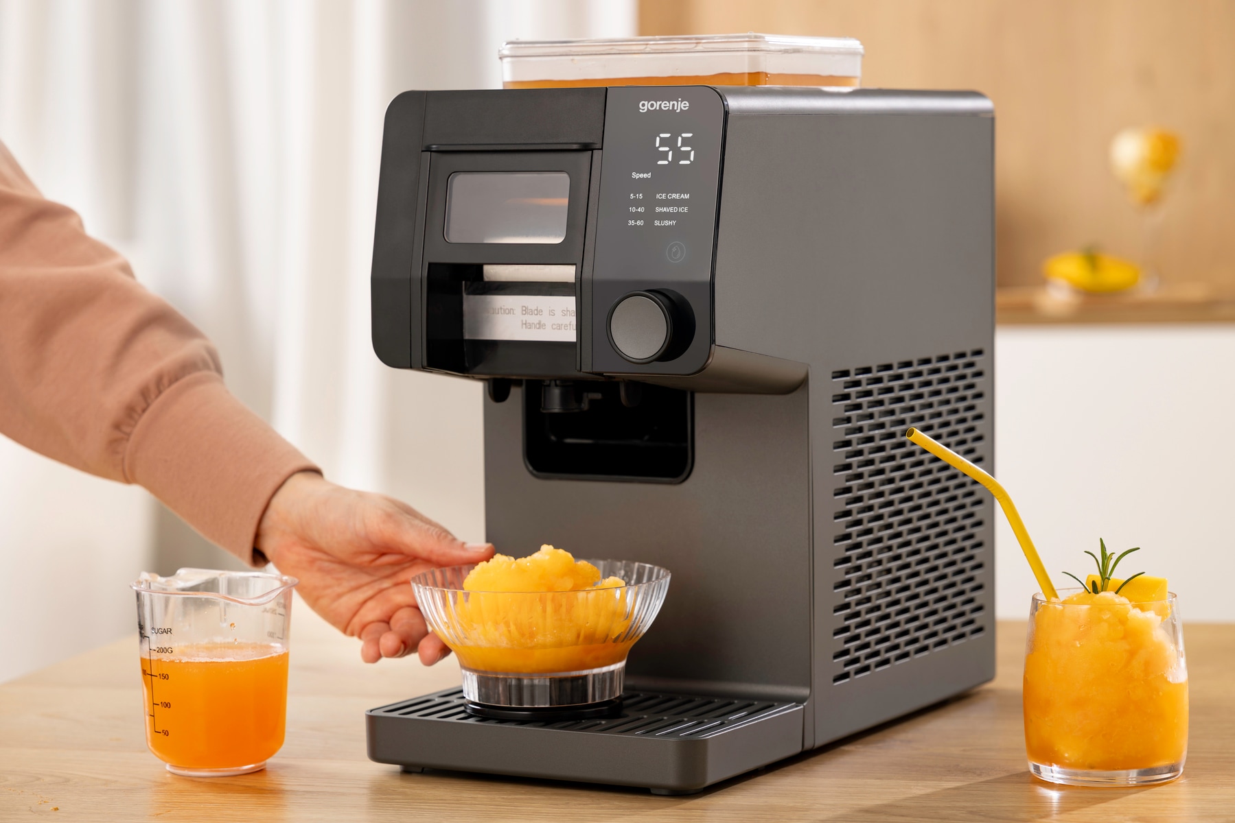 GORENJE Eismaschine »GIICM - 3in1 Instant Eismaschine« 200 W Eis & Slushy in 90 Sek., 1 L, Selbstreinigungsfunktion, max. 35kg/Tag