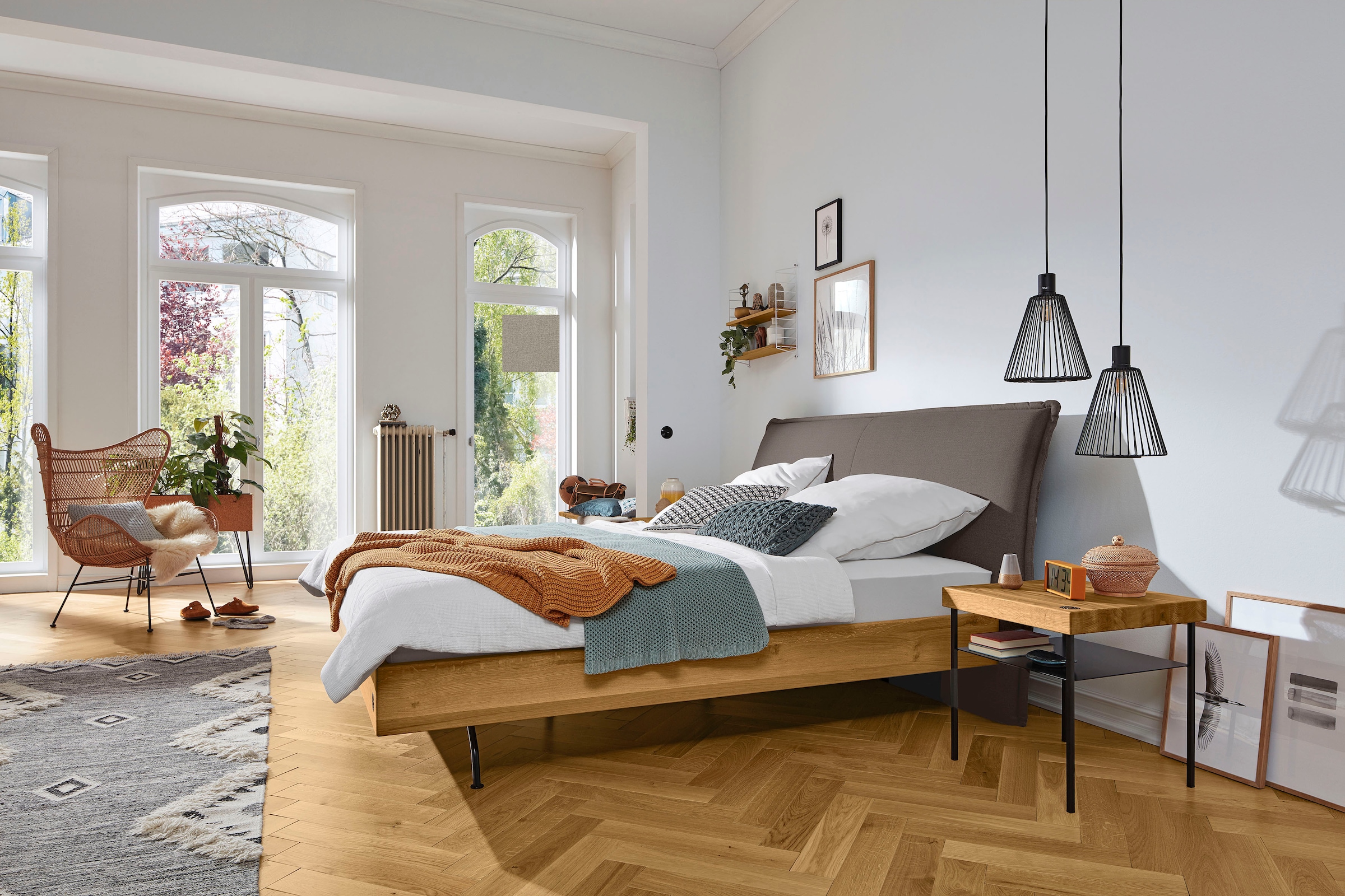 Birkenstock Polsterbett »Graz«, mit hohem, gepolstertem Kopfteil, Gestell in Eiche natur, Metallfüße