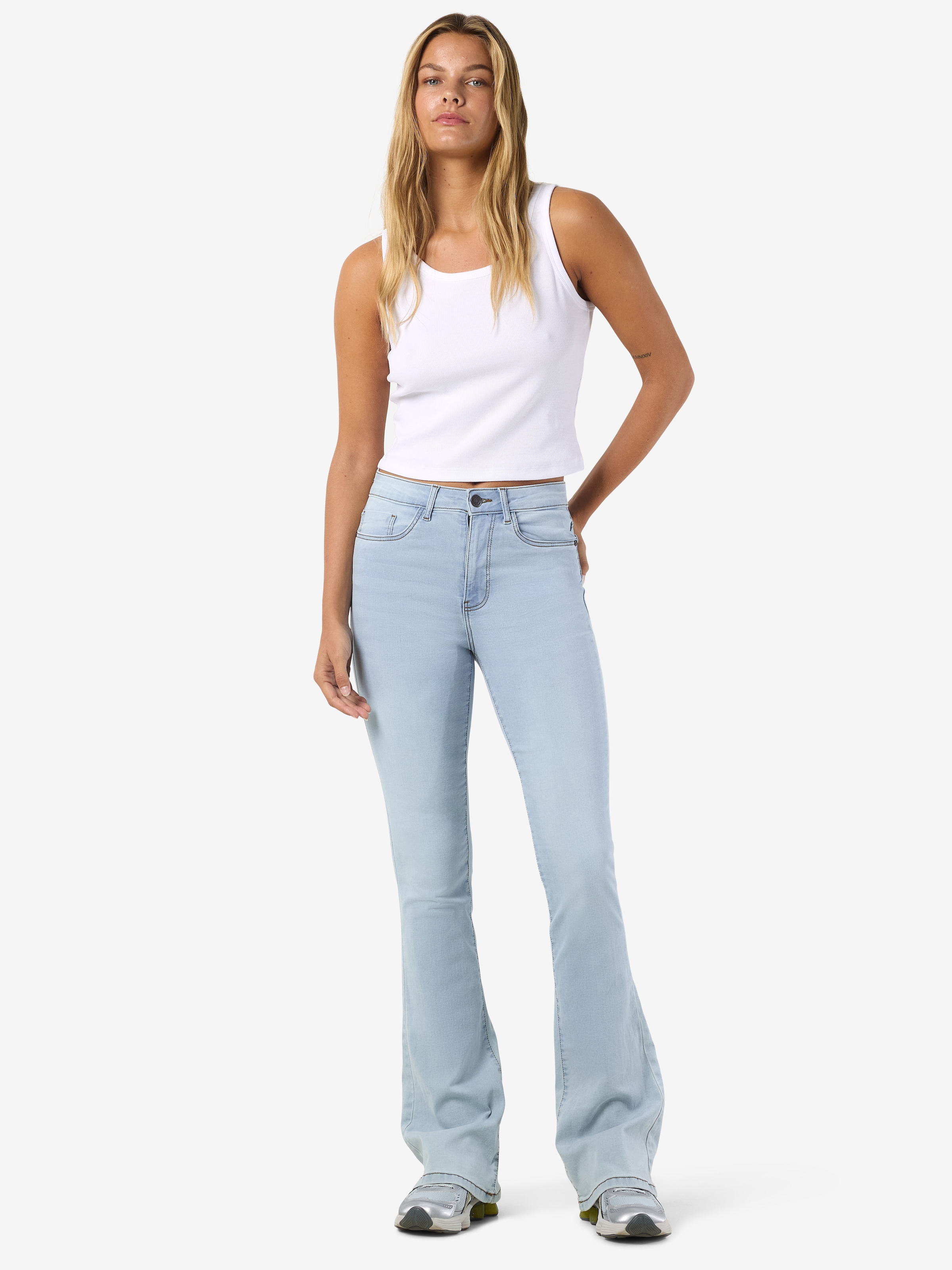 Noisy may Bootcut-Jeans »NMSALLIE HW SKINNY FLAR VI515LB FWD NOOS«