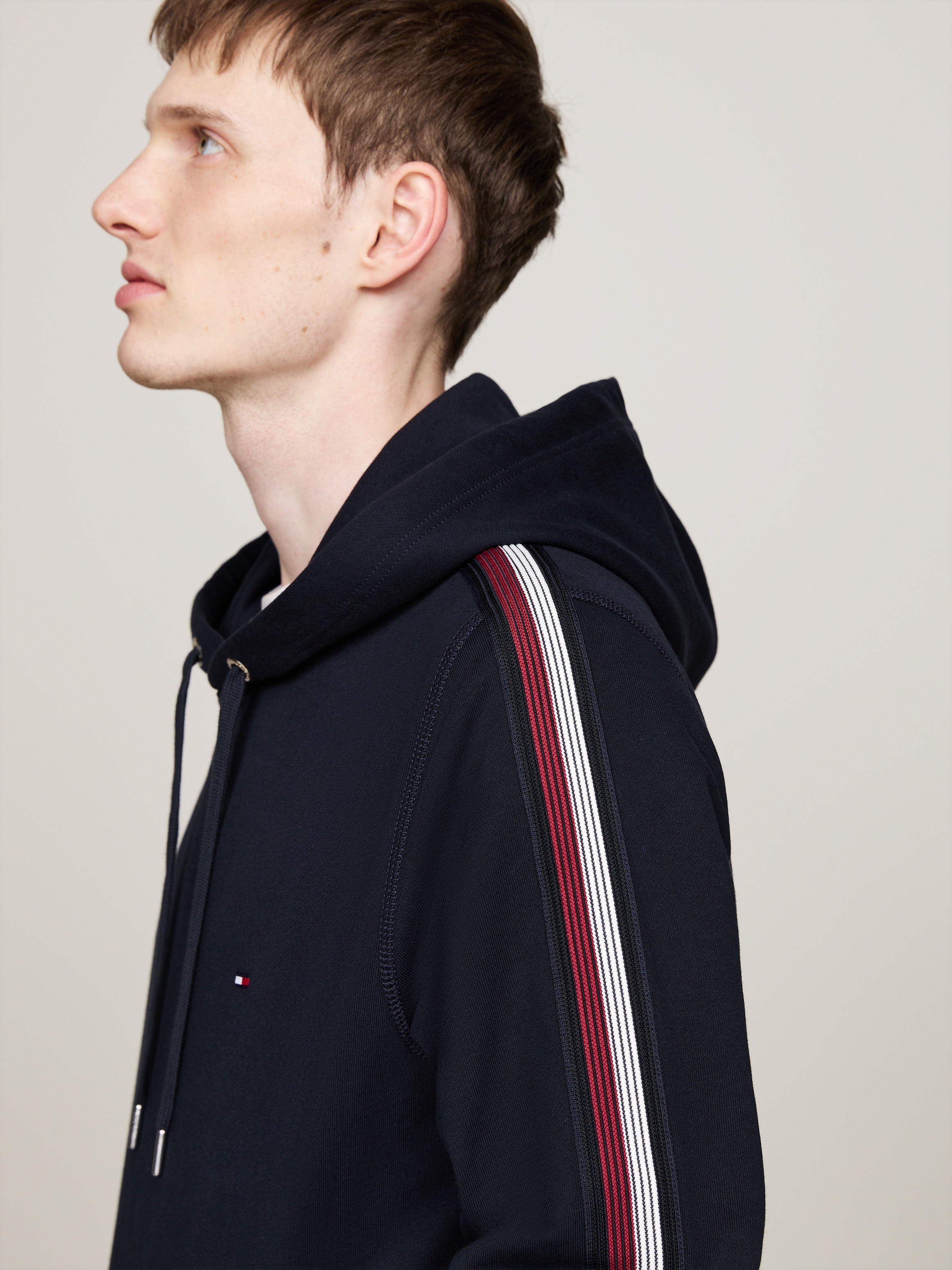 Tommy Hilfiger Kapuzensweatshirt »GLOBAL STRIPE TAPE HOODY«, Tape mit Streifen in Tommy Farben an Ärmeln