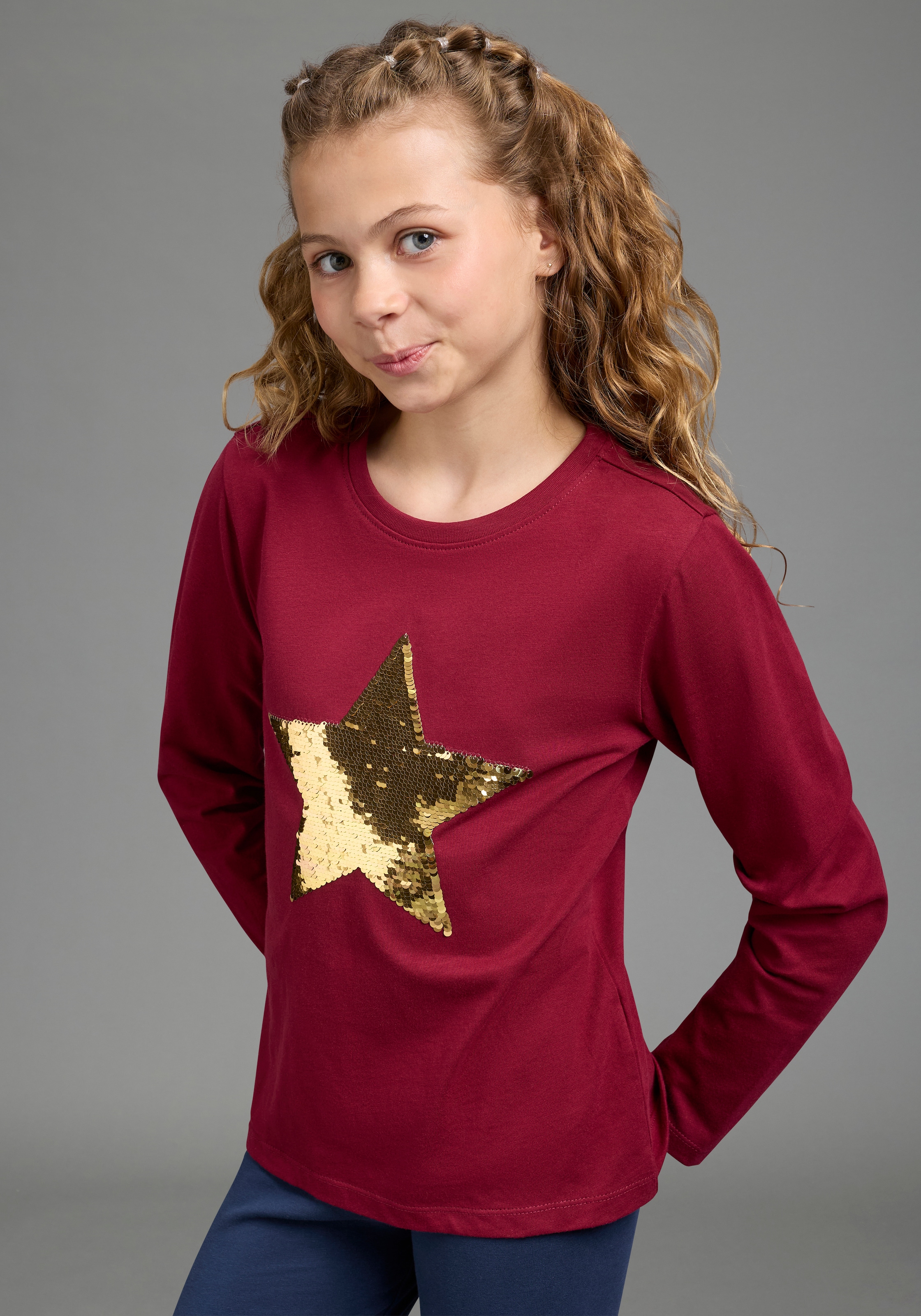 KIDSWORLD Langarmshirt »STERN« Langarm,  taillierter Schnitt,  mit glitzernden Pailletten