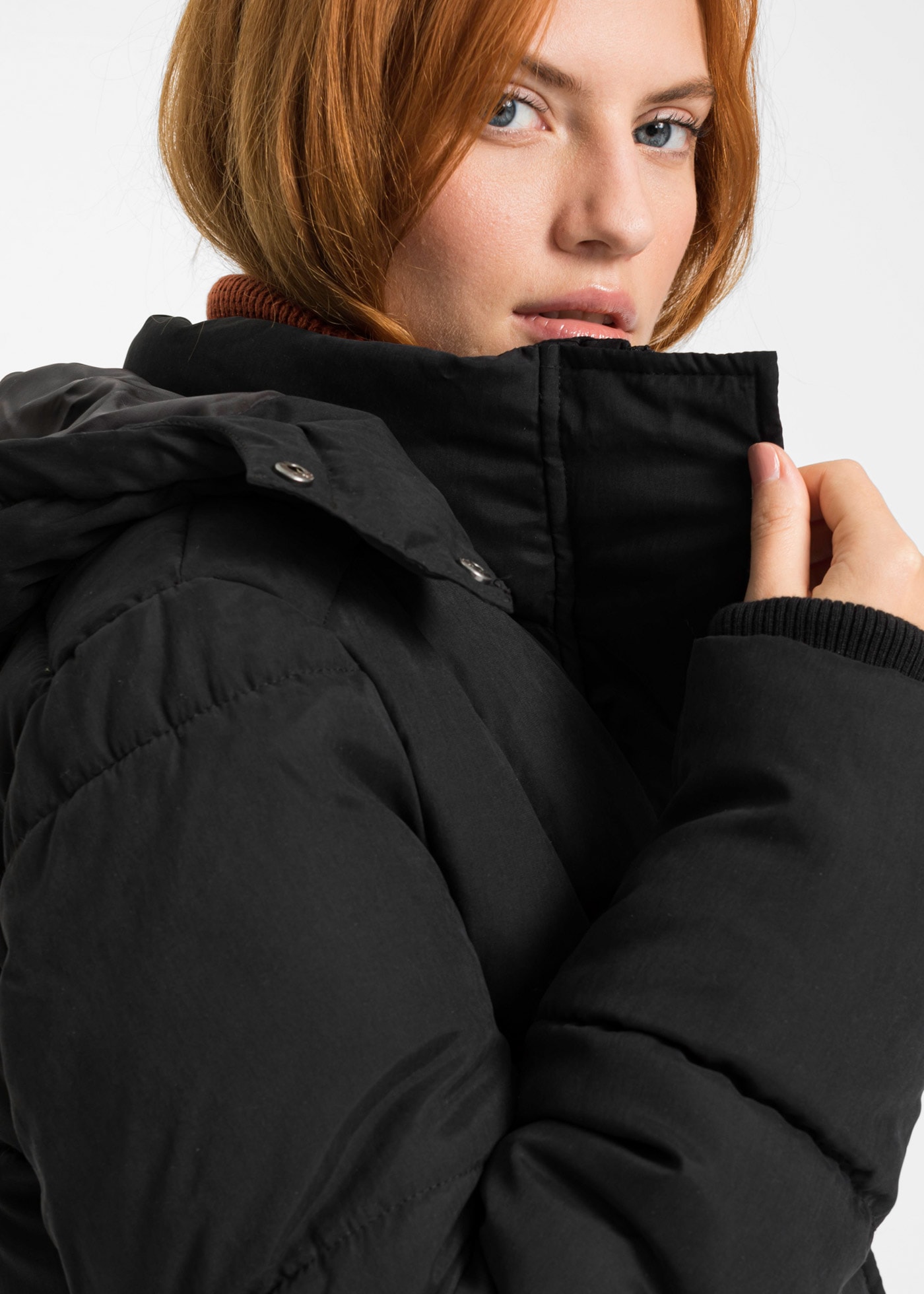 bonprix Winterjacke »Winterjacke mit verstellbarem Taillenbündchen« mit Kapuze mit abnehmbarer Kapuze, mit verstellbarem Taillenbündchen