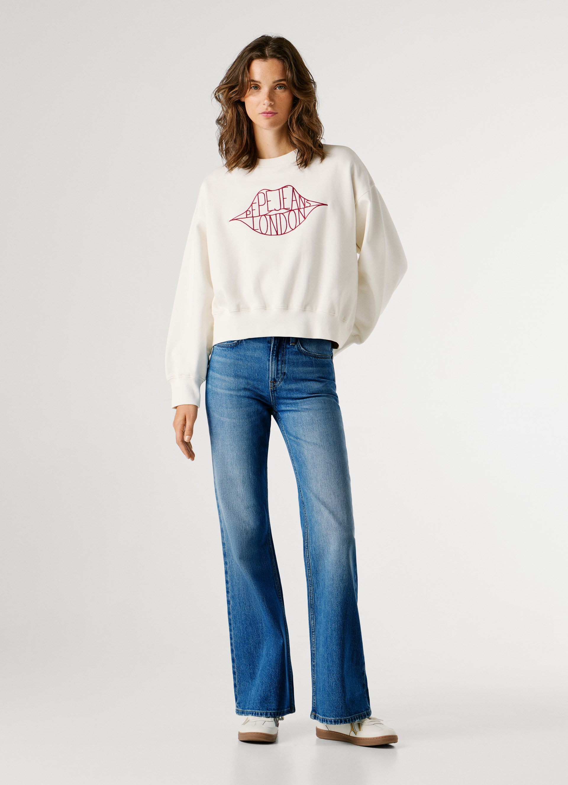 Pepe Jeans Sweatshirt »BERNIS«, mit Rundhals, bestickt
