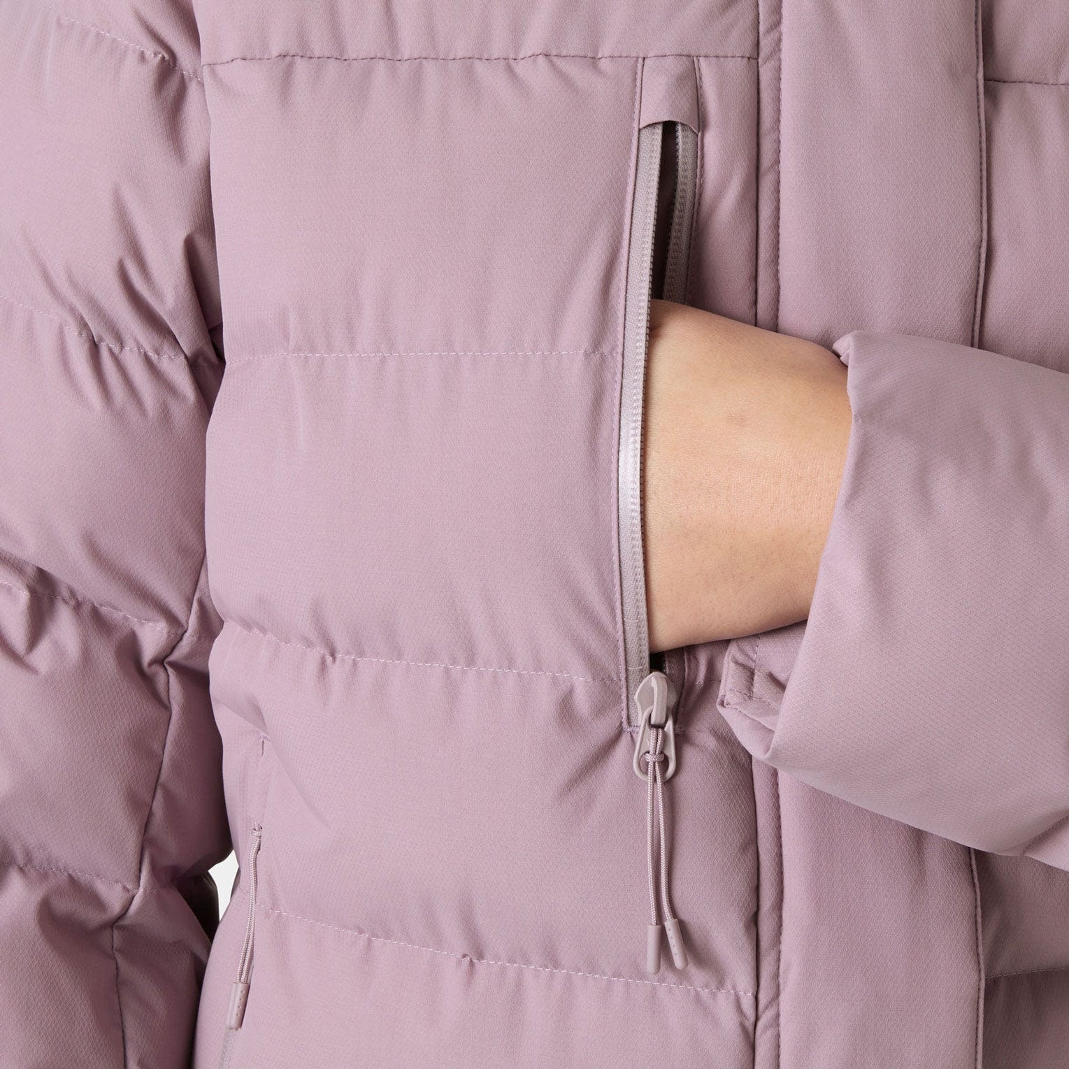 Helly Hansen Steppjacke »W ADORE PUFFY JACKET« sportlich, aus Polyamid, wasserabweisendes Außenmaterial, leicht