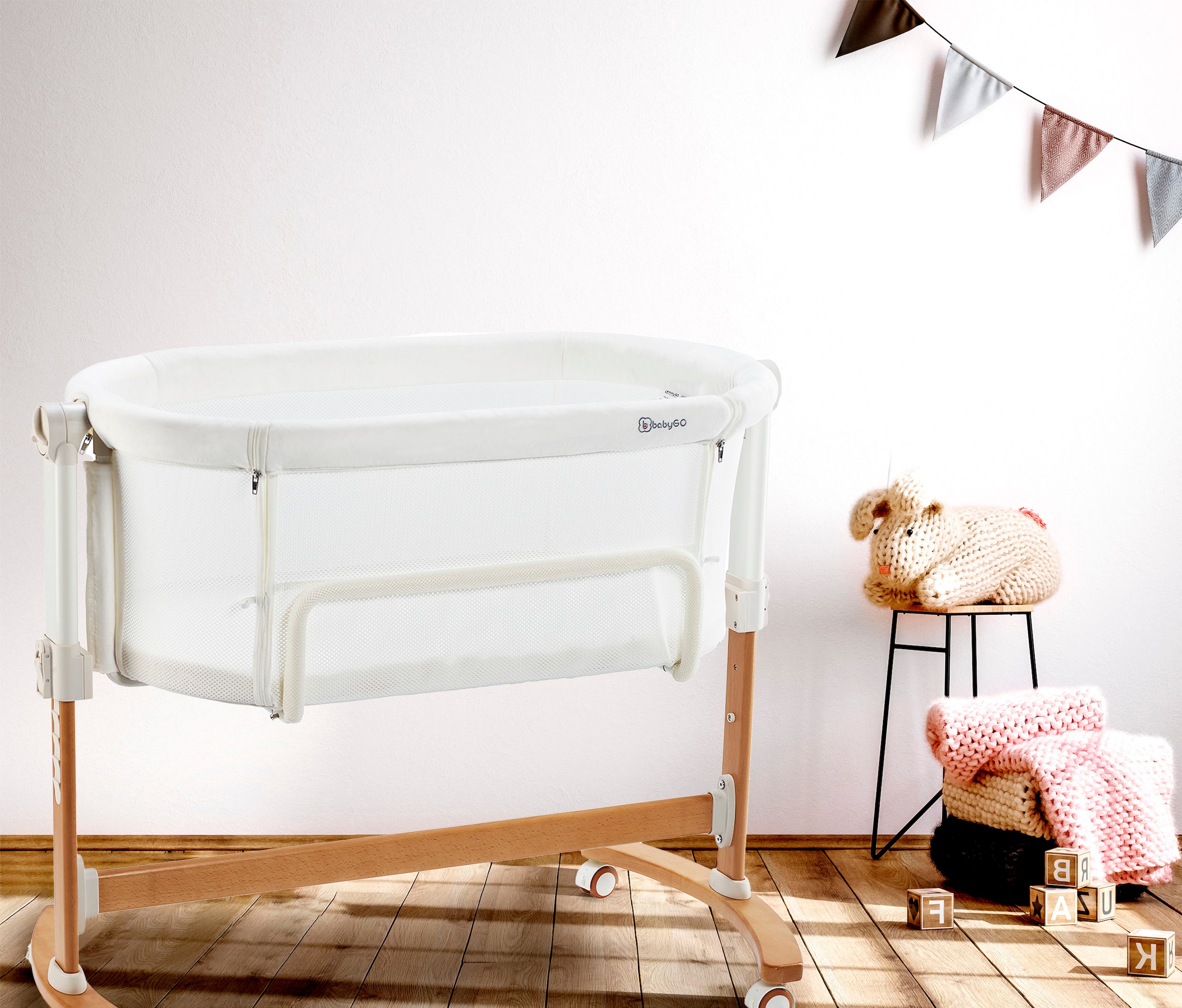 BabyGo Beistellbett »SidebySide, weiß/beige«, mit Schaukelfunktion