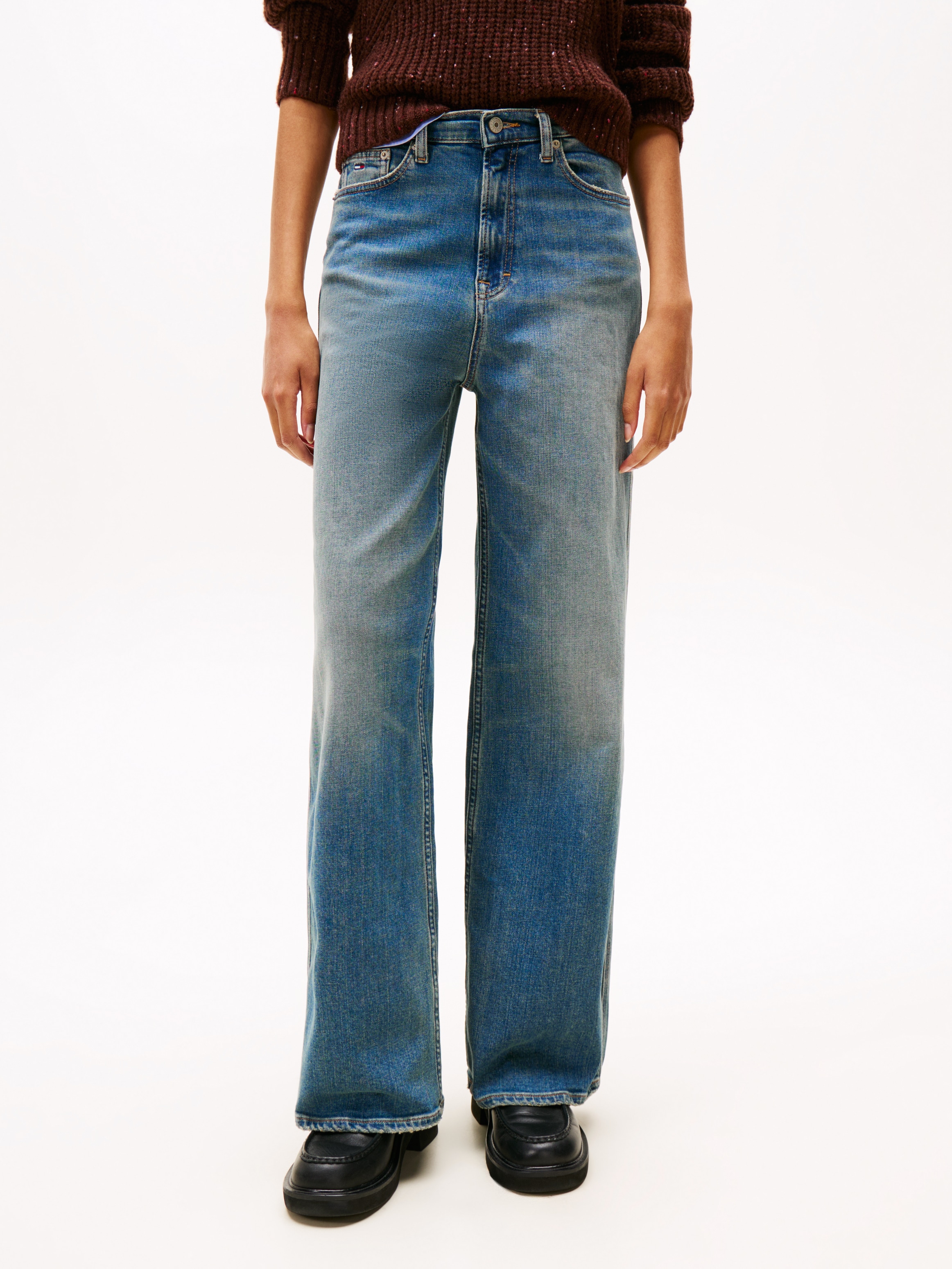 Tommy Jeans Weite Jeans »Claire High Rise«, mit Logo-Badge
