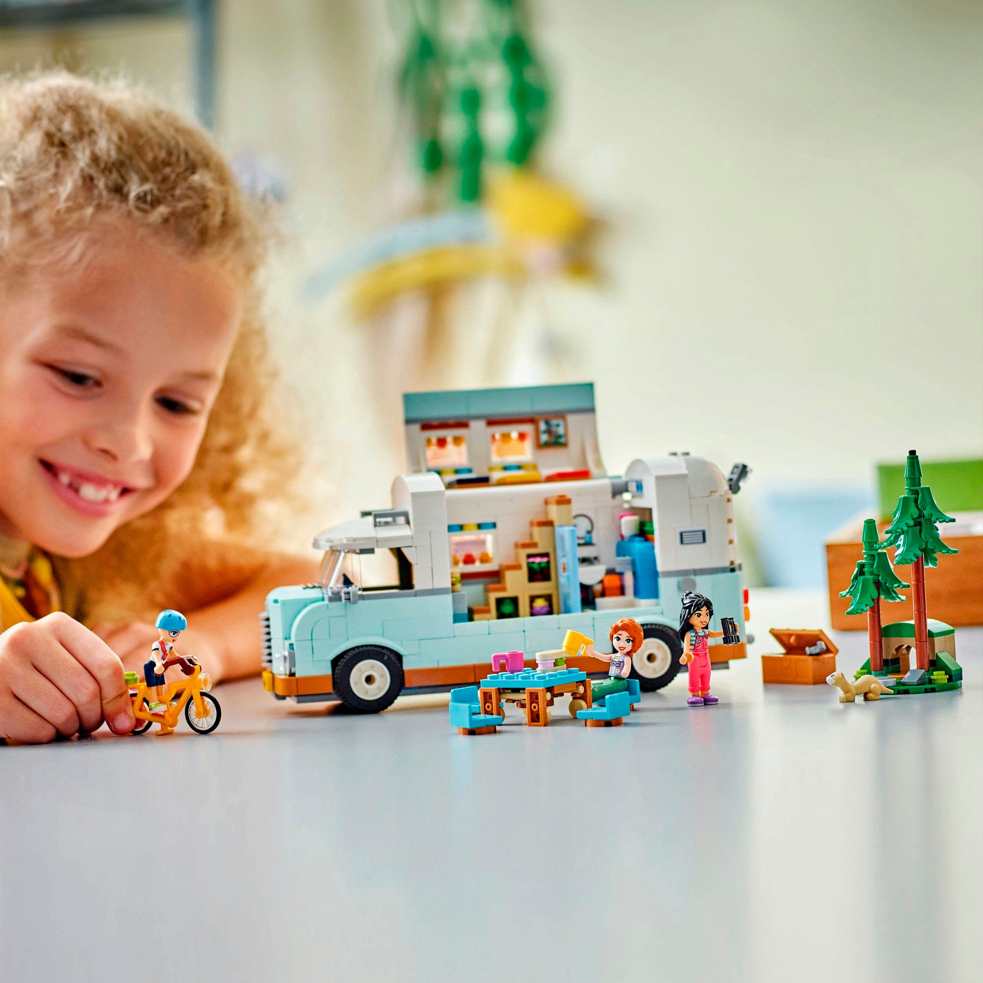 LEGO® Konstruktionsspielsteine »Wohnmobil (42663), LEGO Friends«, (778 St.), Made in Europe