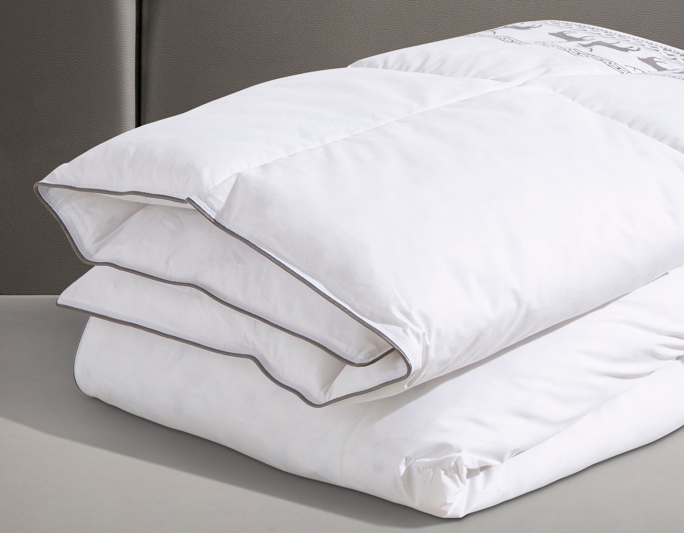 Älgdröm Federbettdecke + Kopfkissen »Forsakar, Bettdecke 135x200 cm, 155x220 cm, Sommer, Winter« 2-tlg., Set mit Kissen 80x80 cm, Made in Germany